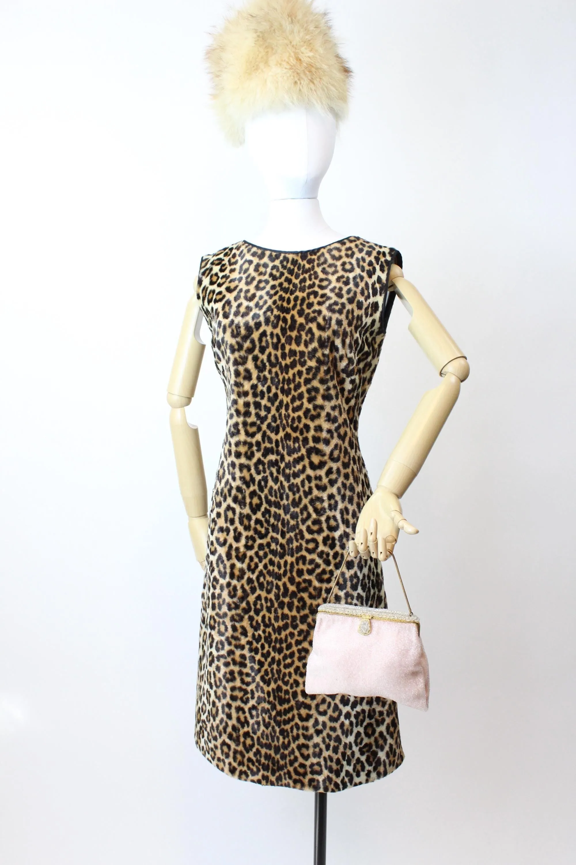 1950s FRENCH beaded pink chain bag | new fall winter