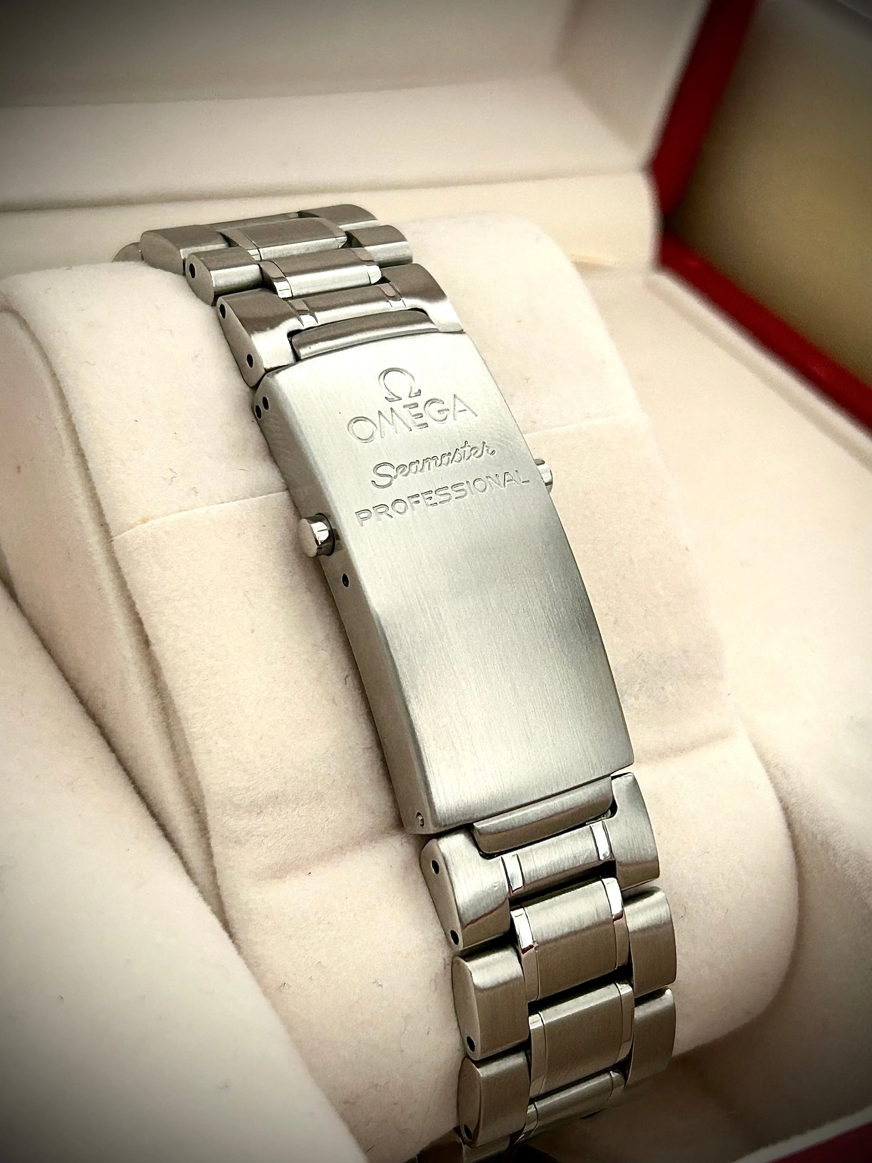 2007 OMEGA SEAMASTER 300, 2254.50, BOX AND CARDS, INC GST