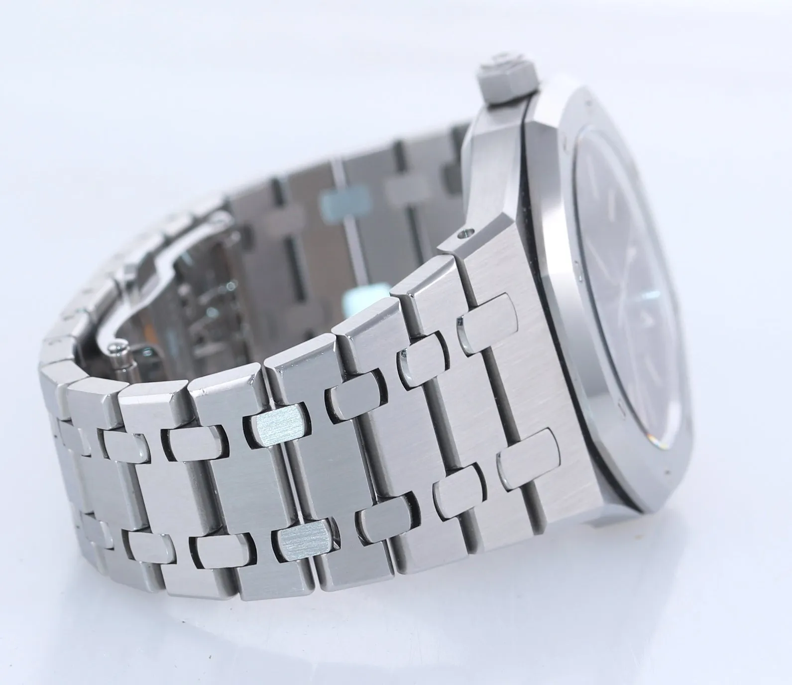 2022 Service Audemars Piguet Royal Oak Black 39mm Steel 15300 Date Watch Box