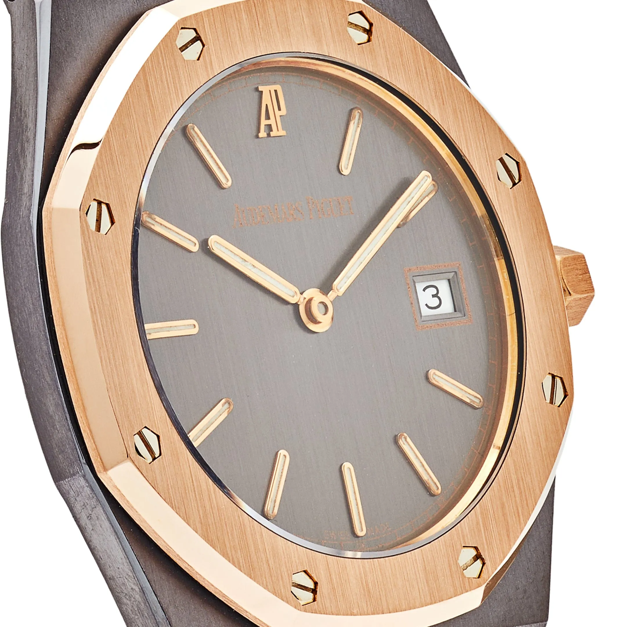 A&P Luxury Watches Royal Oak 56175TR.0.0789TR 'Ladies' Two-Toned Tantalum Rose Gold Slate Dial (2000)