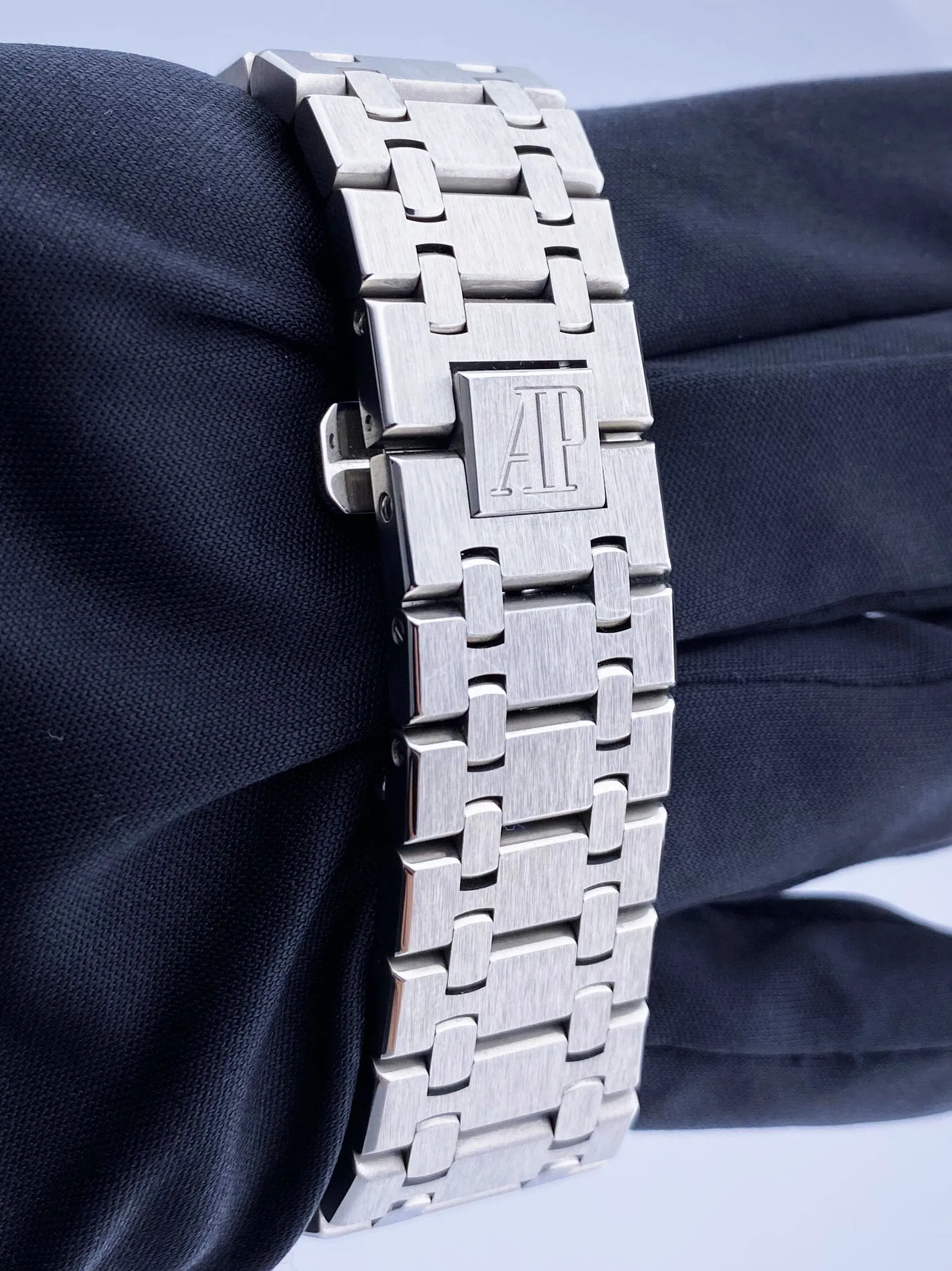Audemars Piguet Royal Oak 15300ST White Dial Mens Watch Box Papers