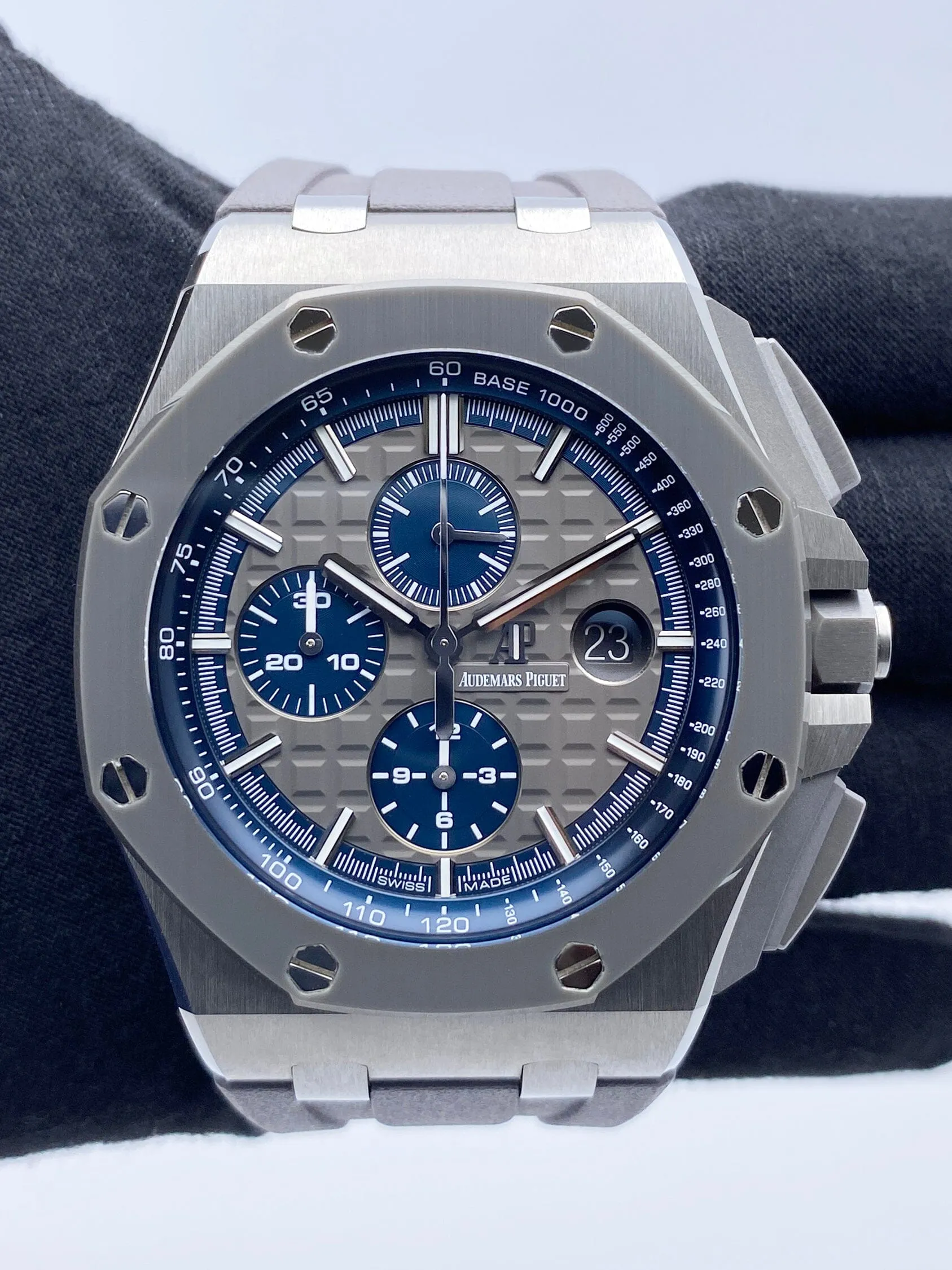 Audemars Piguet Royal Oak Offshore 26400IO Mens Watch