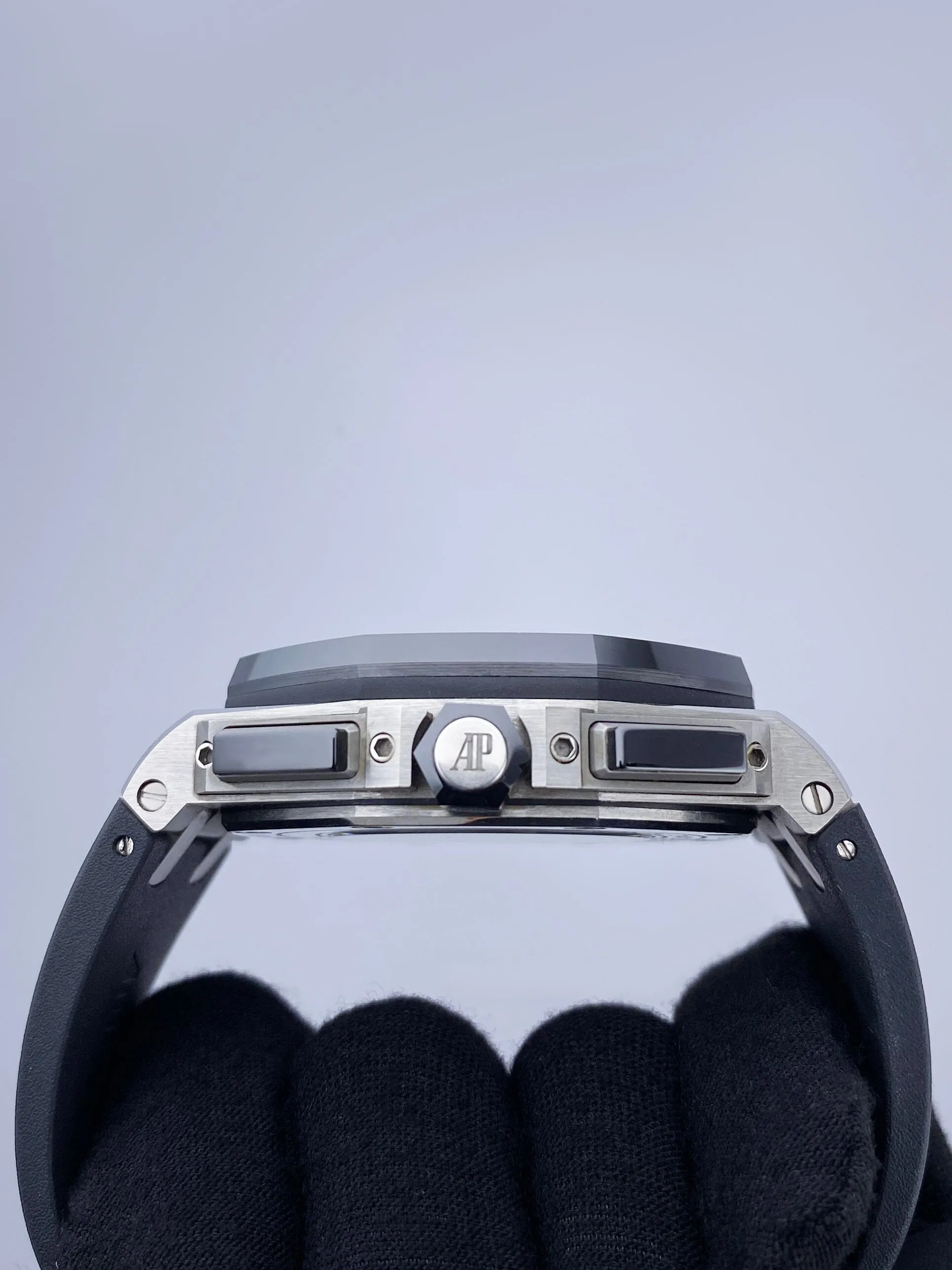 Audemars Piguet Royal Oak Offshore 26400SO Mens Watch Box Papers