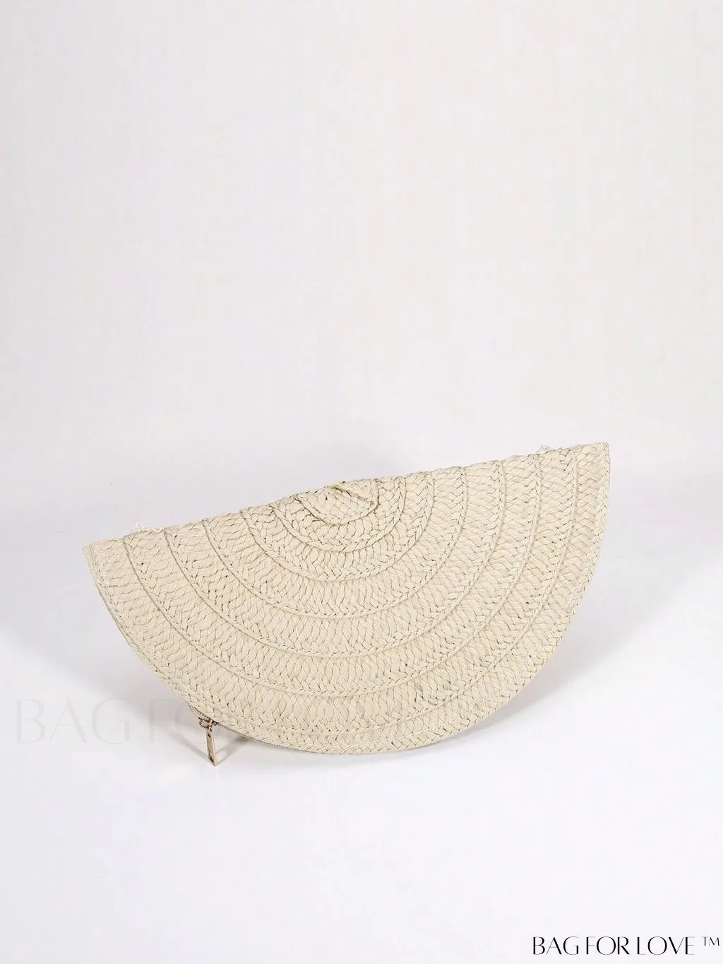 BagForLove - Chic Straw Bag with Tassel Decor, Ideal for Summer Vacations and Beach Travel