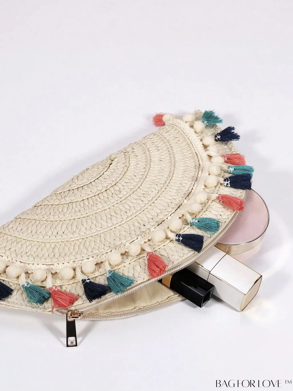 BagForLove - Chic Straw Bag with Tassel Decor, Ideal for Summer Vacations and Beach Travel