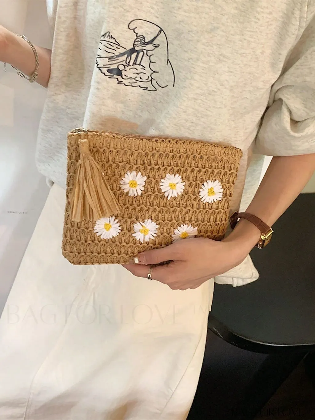 BagForLove - Daisy & Tassel Straw Vacation Bag with Zipper - Chic and Stylish
