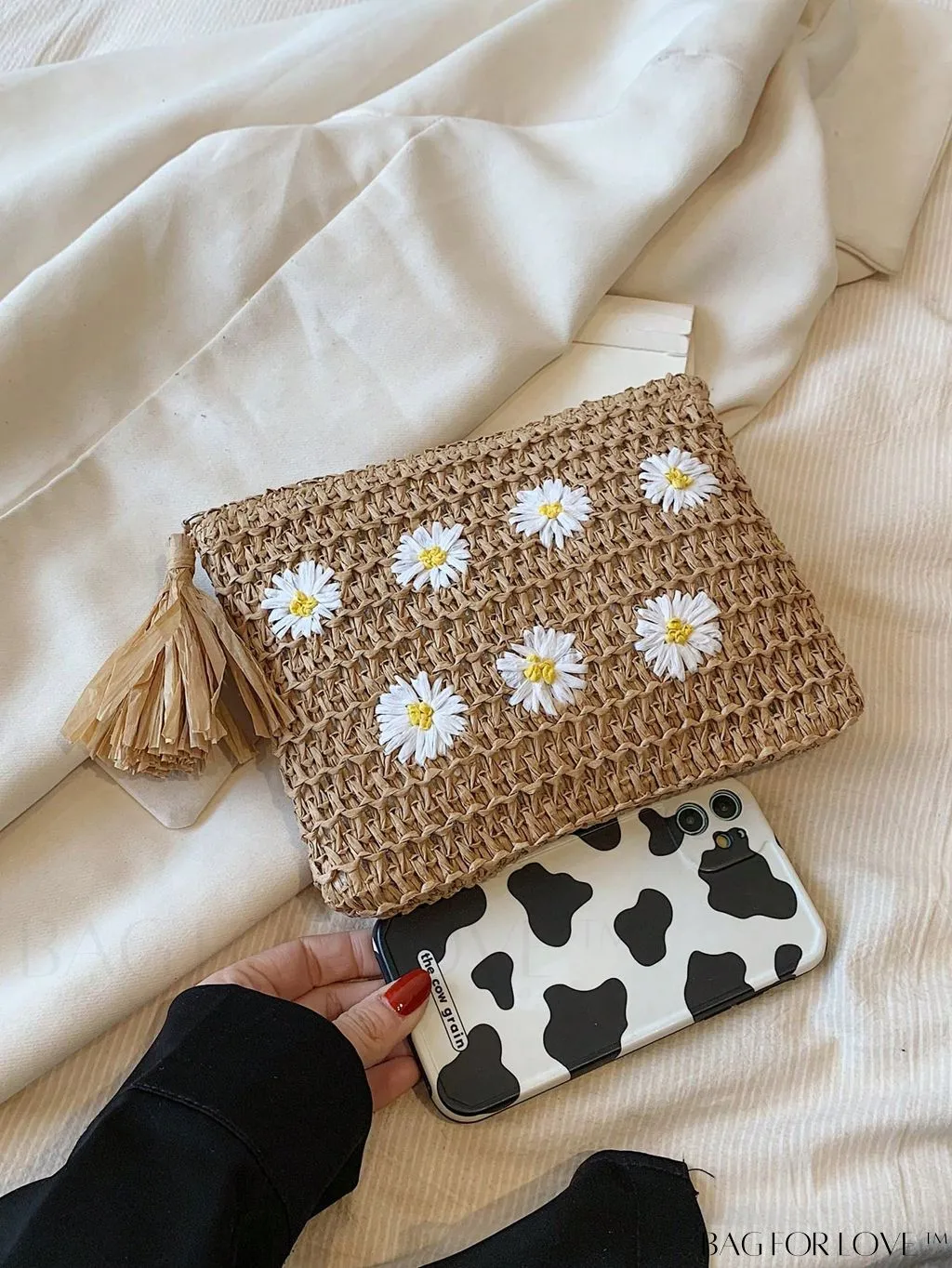 BagForLove - Daisy & Tassel Straw Vacation Bag with Zipper - Chic and Stylish