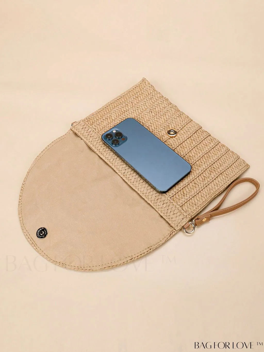 BagForLove - Rustic Round Straw Bag with Tassel and Flap Closure - Ideal for Summer Vacation