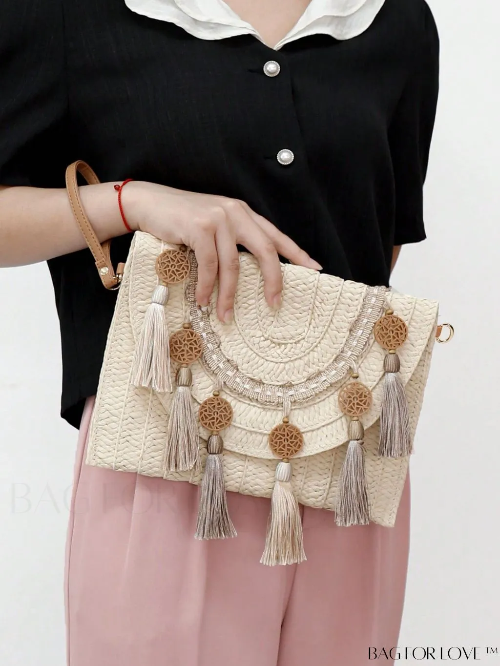 BagForLove - Rustic Round Straw Bag with Tassel and Flap Closure - Ideal for Summer Vacation
