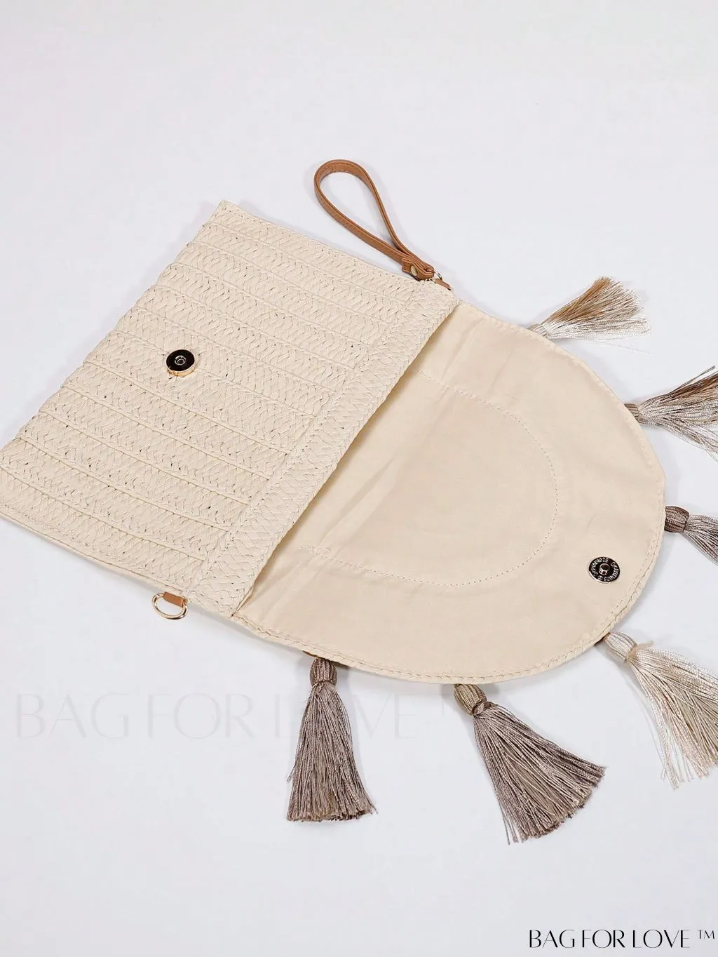 BagForLove - Rustic Round Straw Bag with Tassel and Flap Closure - Ideal for Summer Vacation