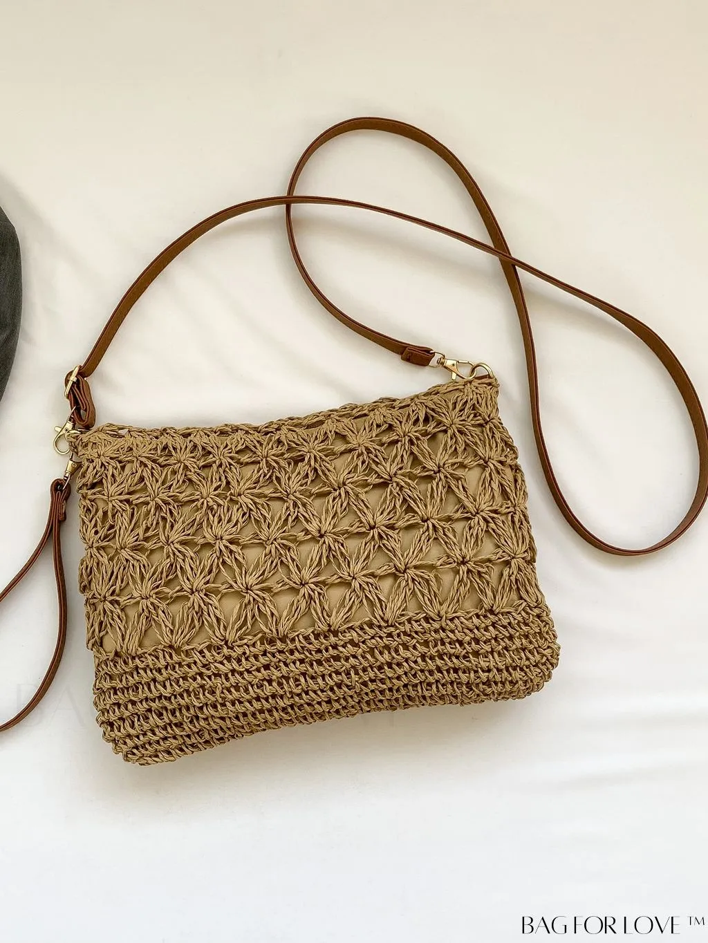 BagForLove - Stylish Medium-Sized Straw Woven Bag with Zipper - Perfect for Vacation