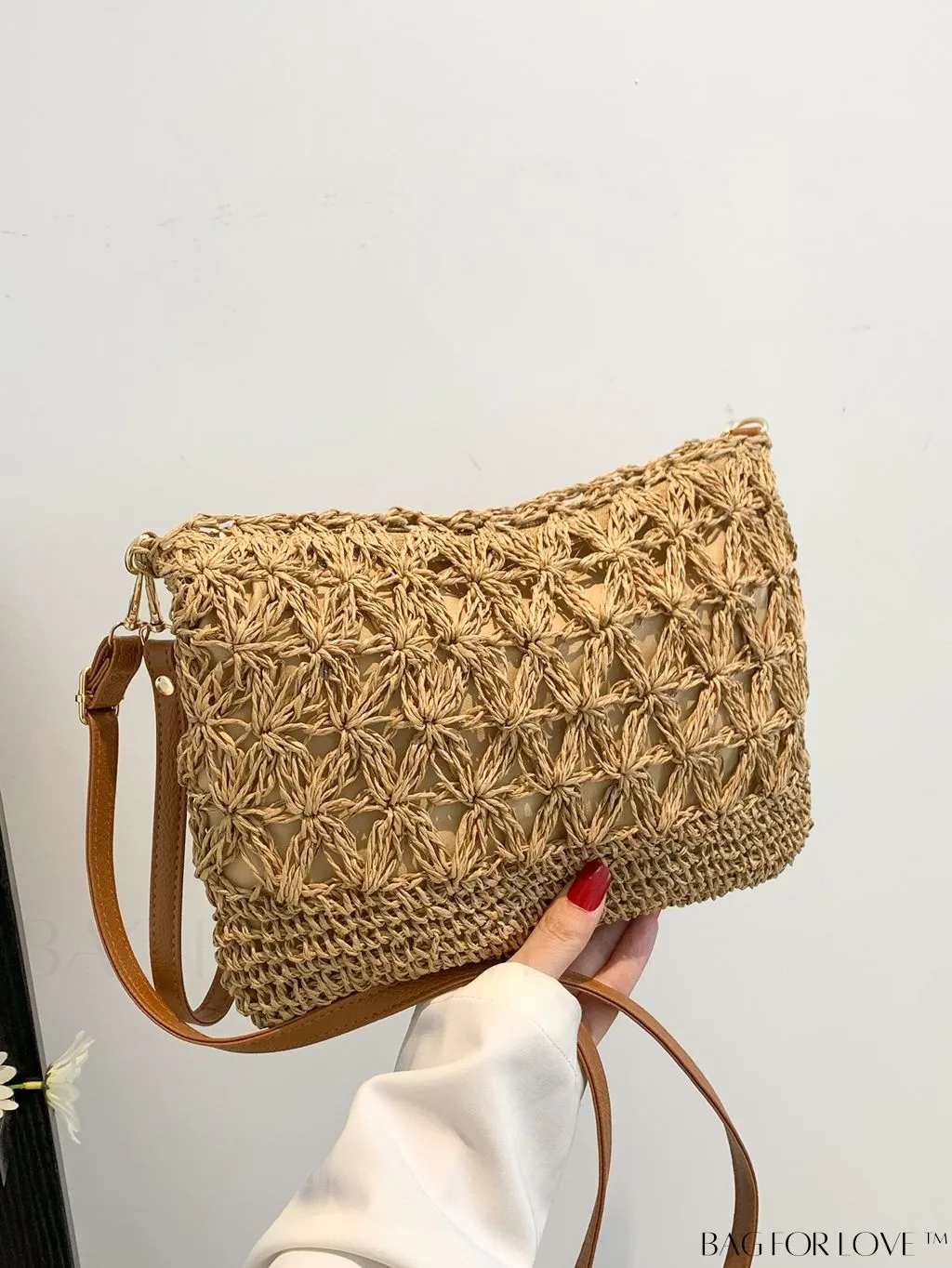 BagForLove - Stylish Medium-Sized Straw Woven Bag with Zipper - Perfect for Vacation