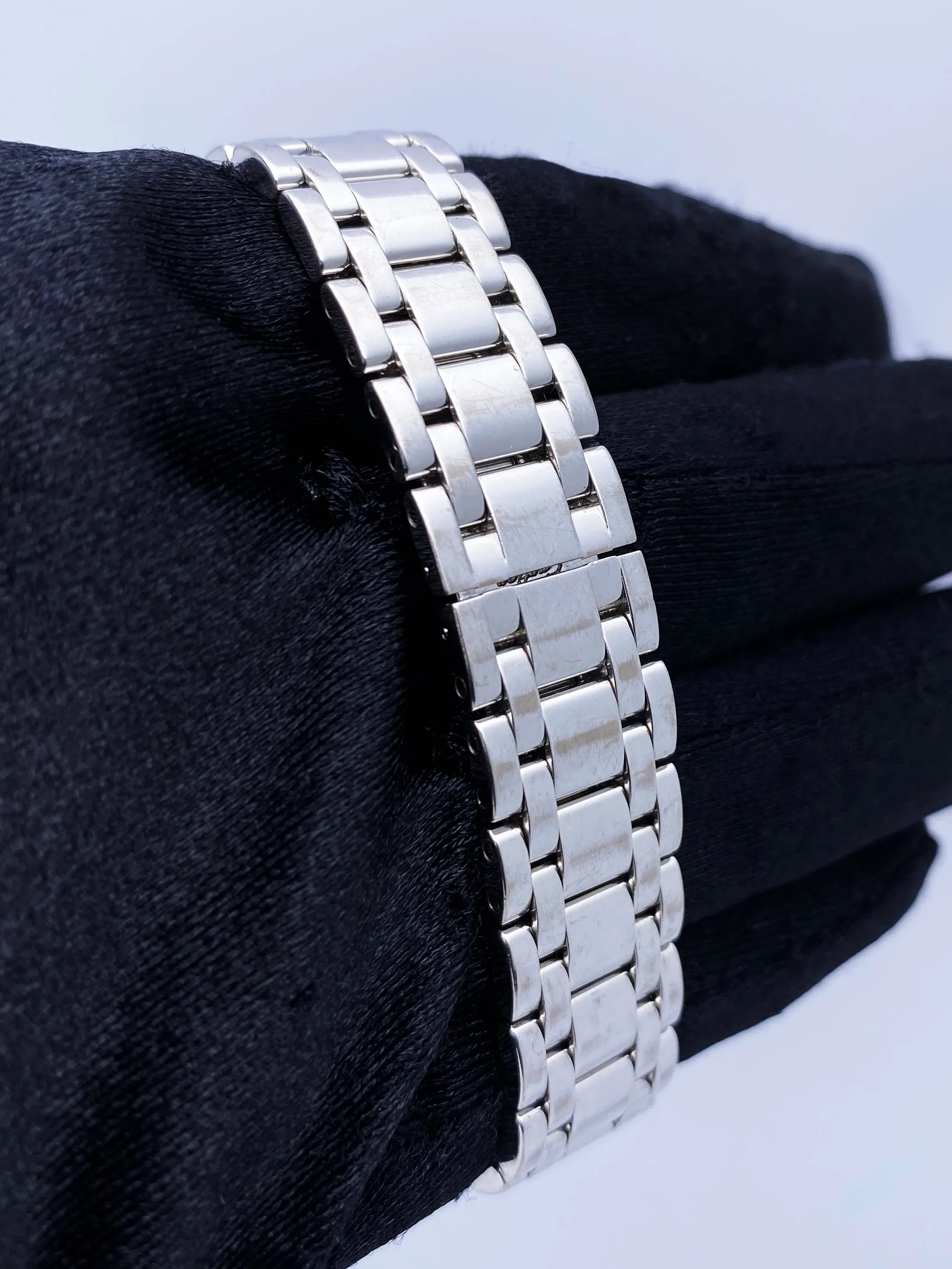Cartier Tank Americaine 1713 18K White Gold Ladies Watch