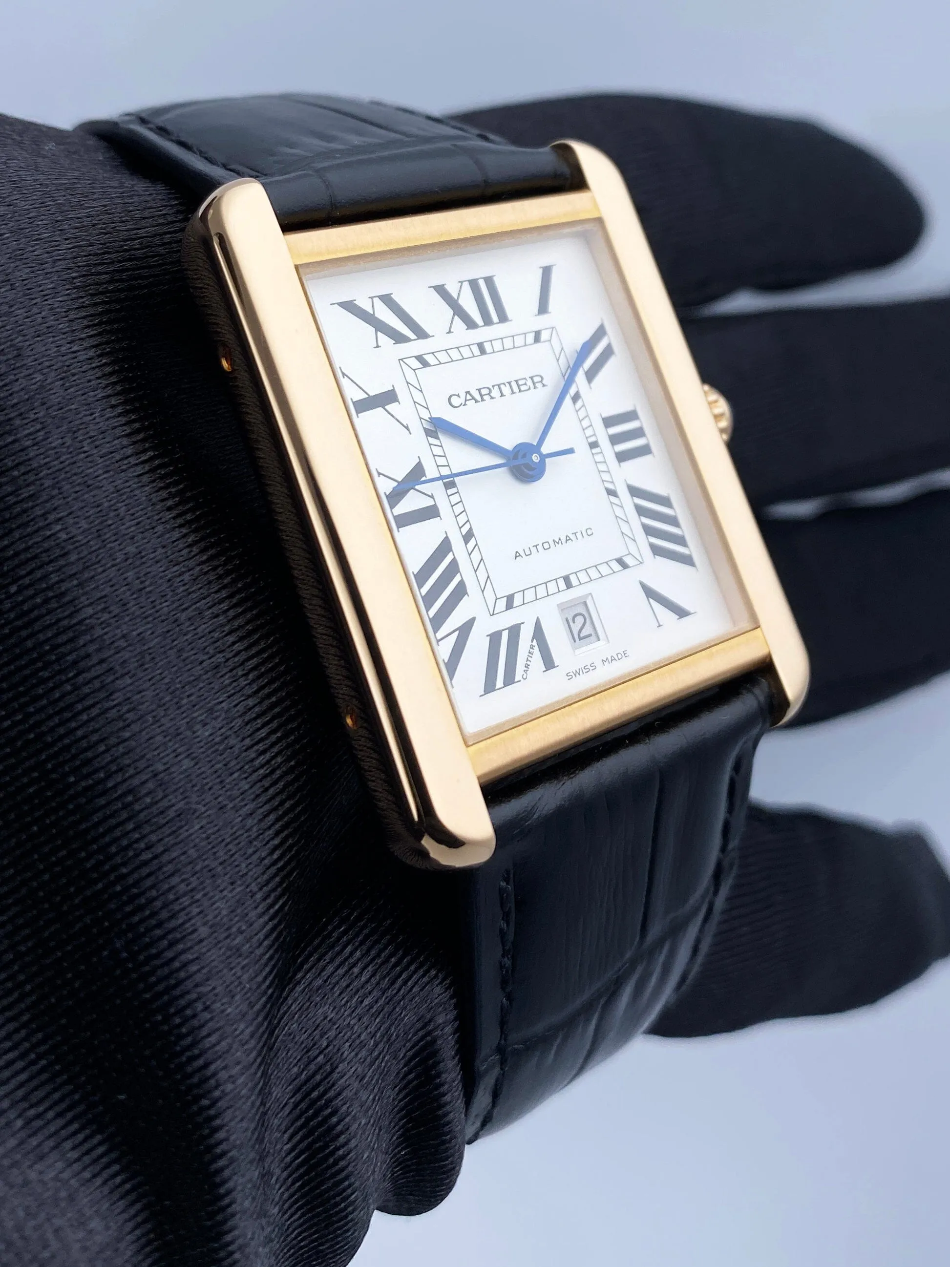 Cartier Tank Solo W5200026 18K Rose Gold Mens Watch Box Papers