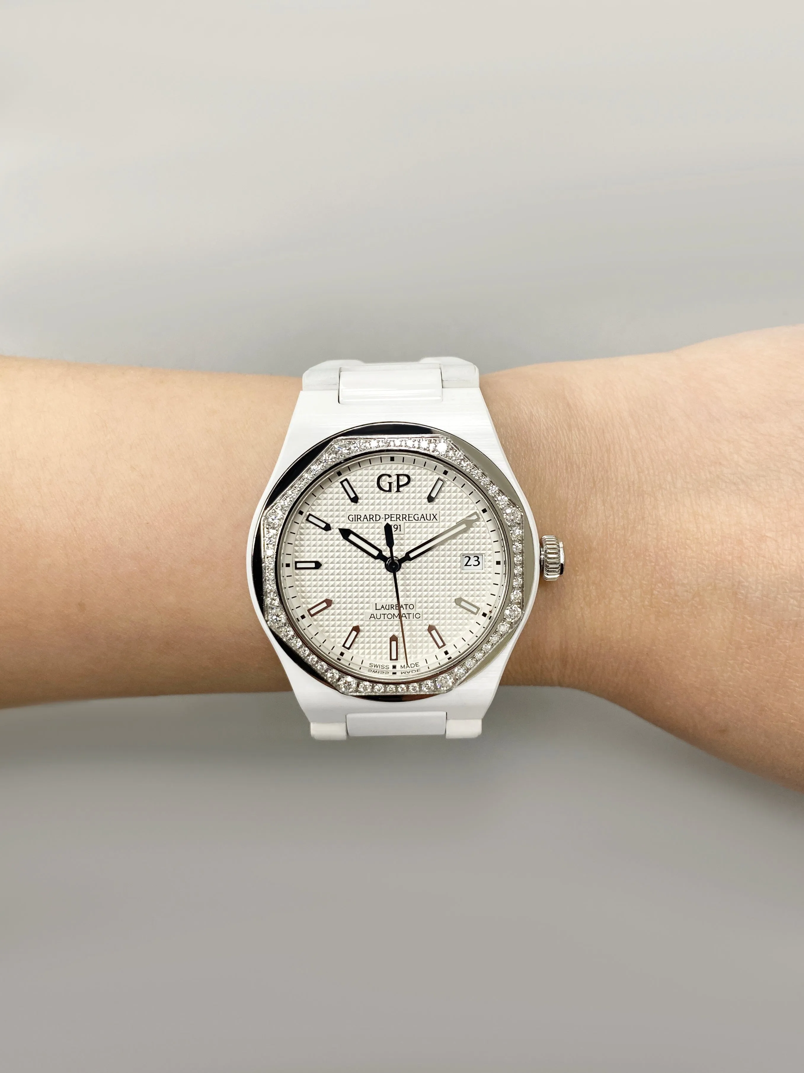 Girard Perregaux Laureato 81005 White Ceramic Ladies Watch