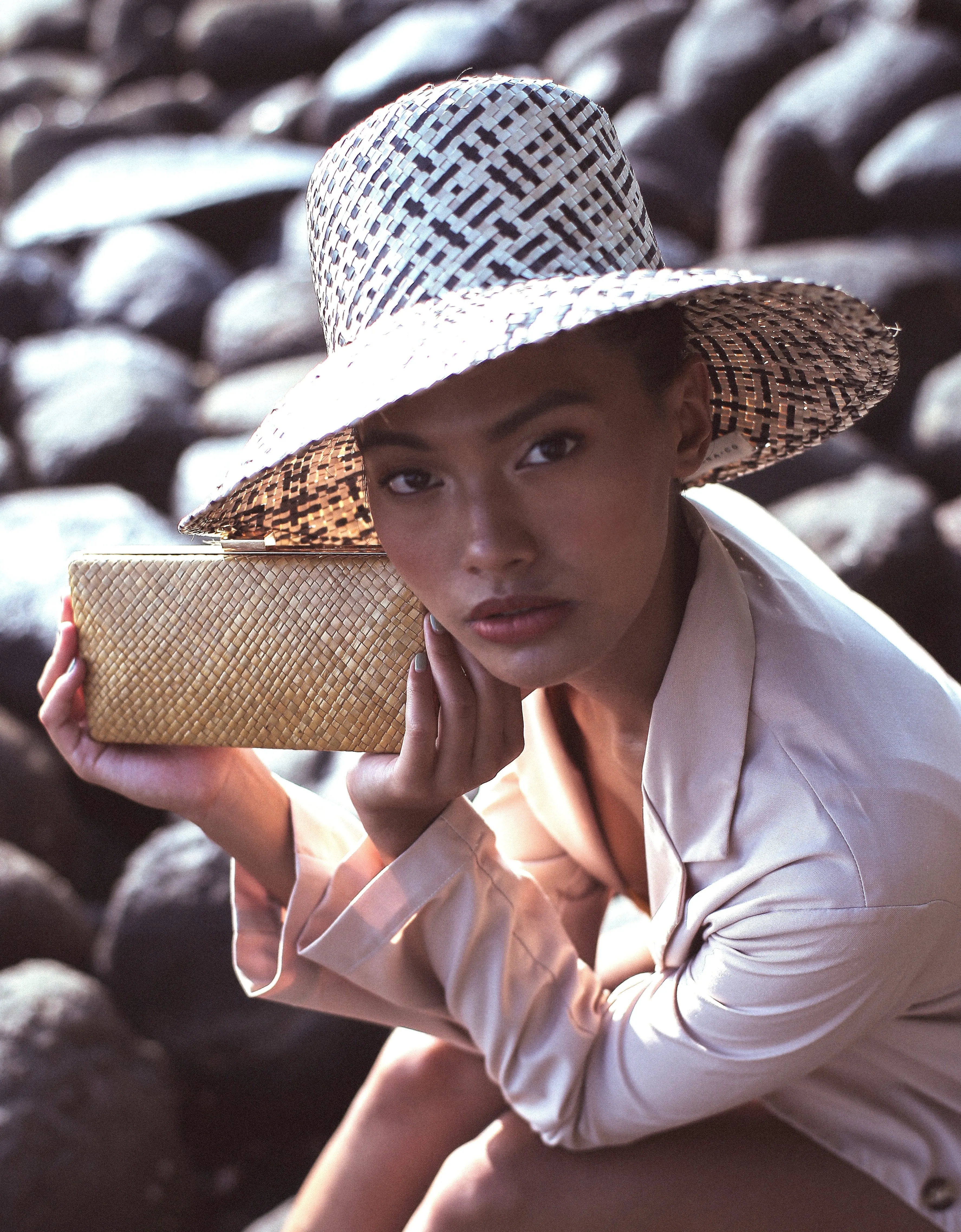 Gitta Dune Handwoven Straw Clutch