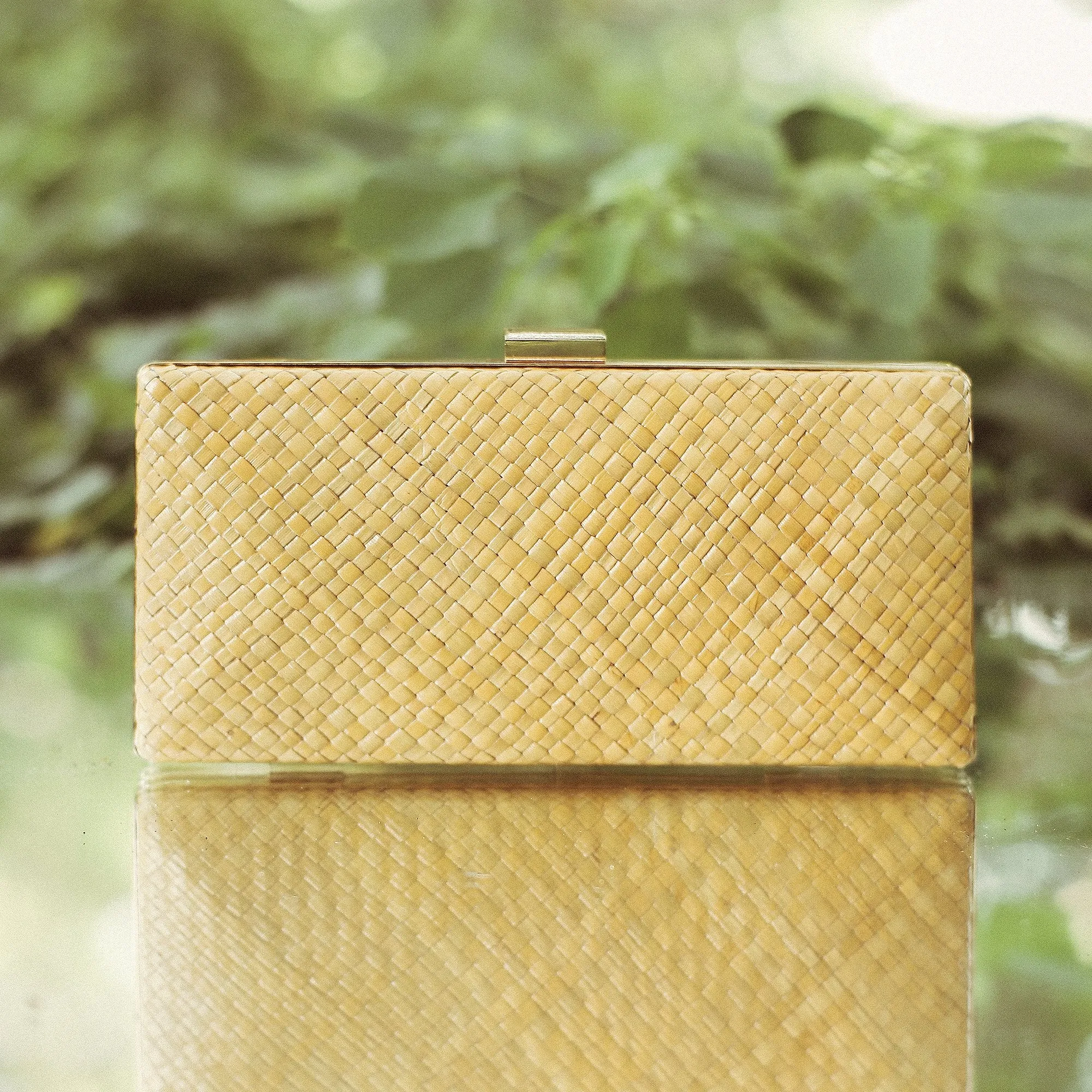 Gitta Dune Handwoven Straw Clutch