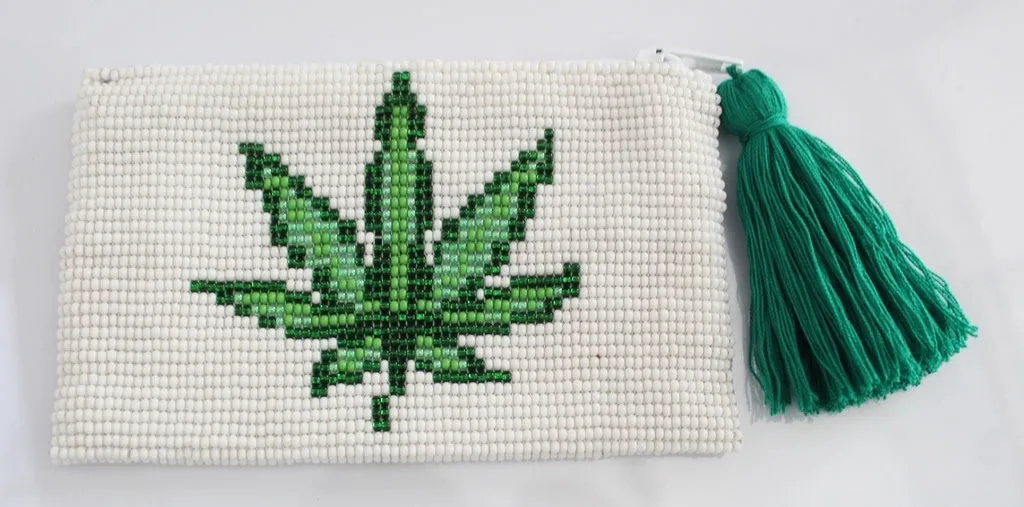 Glass Bead Coin Purse: Leaf - GREEN ON GREEN
