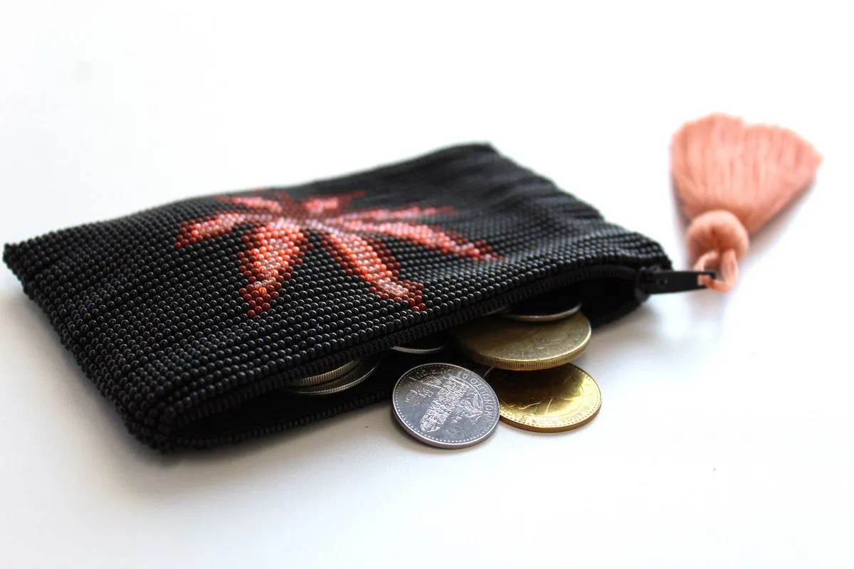 Glass Bead Coin Purse: Leaf - GREEN ON GREEN