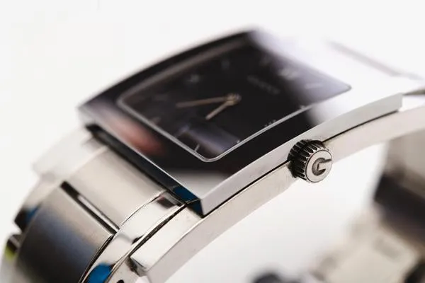 Gucci 7900 M.1 Men’s Stainless Steel Square Face Watch