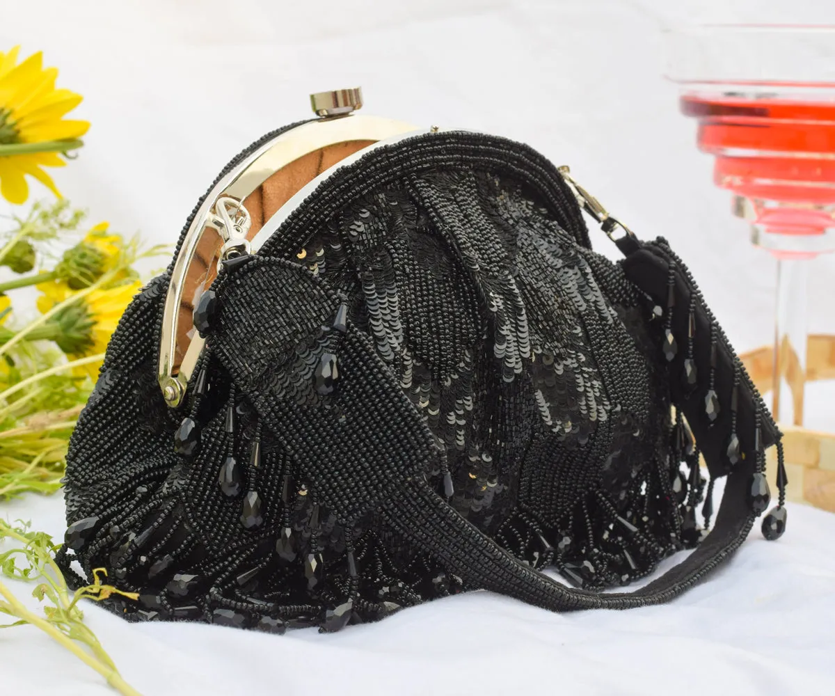 Hrutvy Clutch – Black
