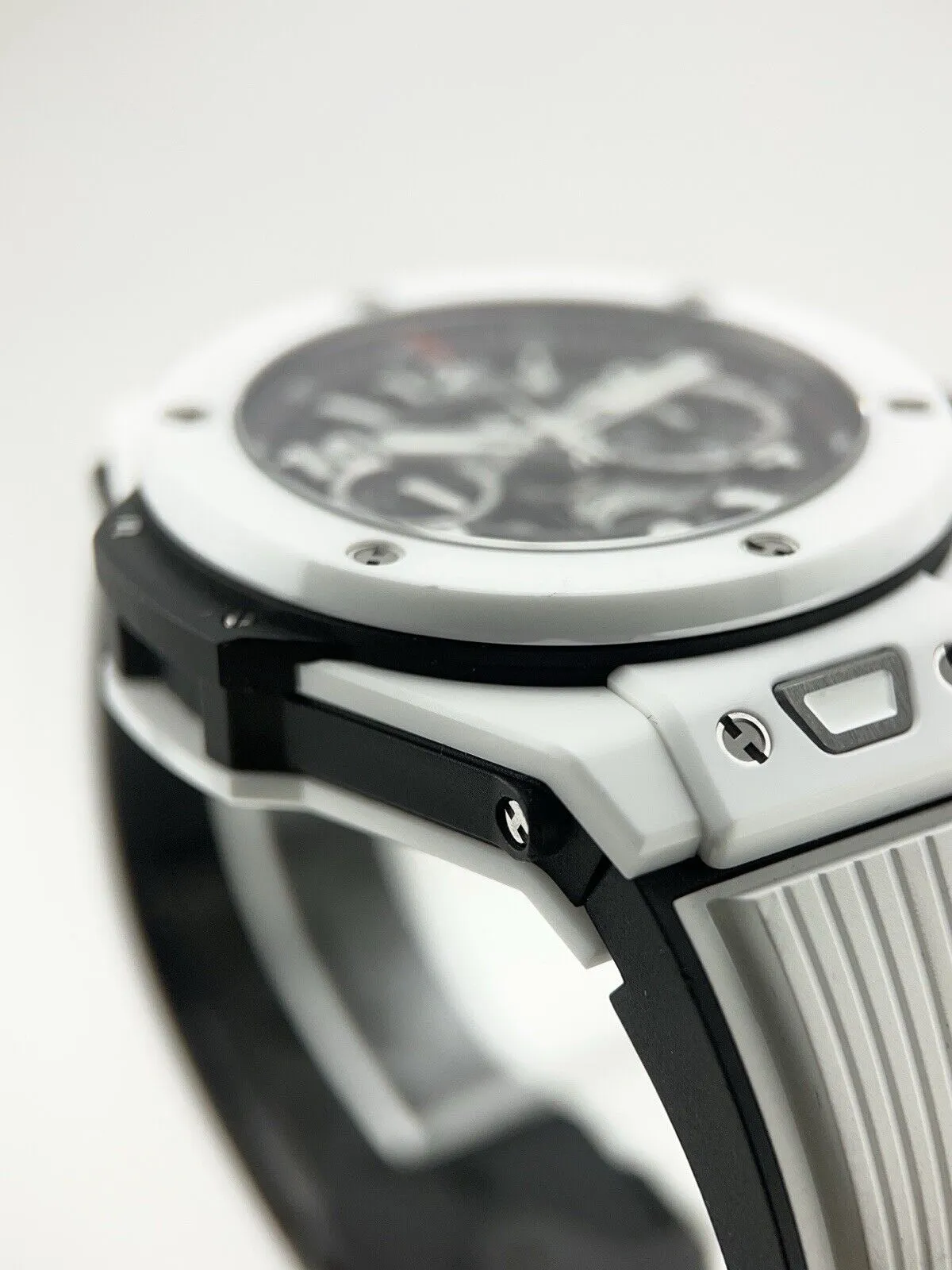 Hublot Big Bang Unico Ceramic White 45mm Automatic Men’s Watch 411.HX.1170.RX