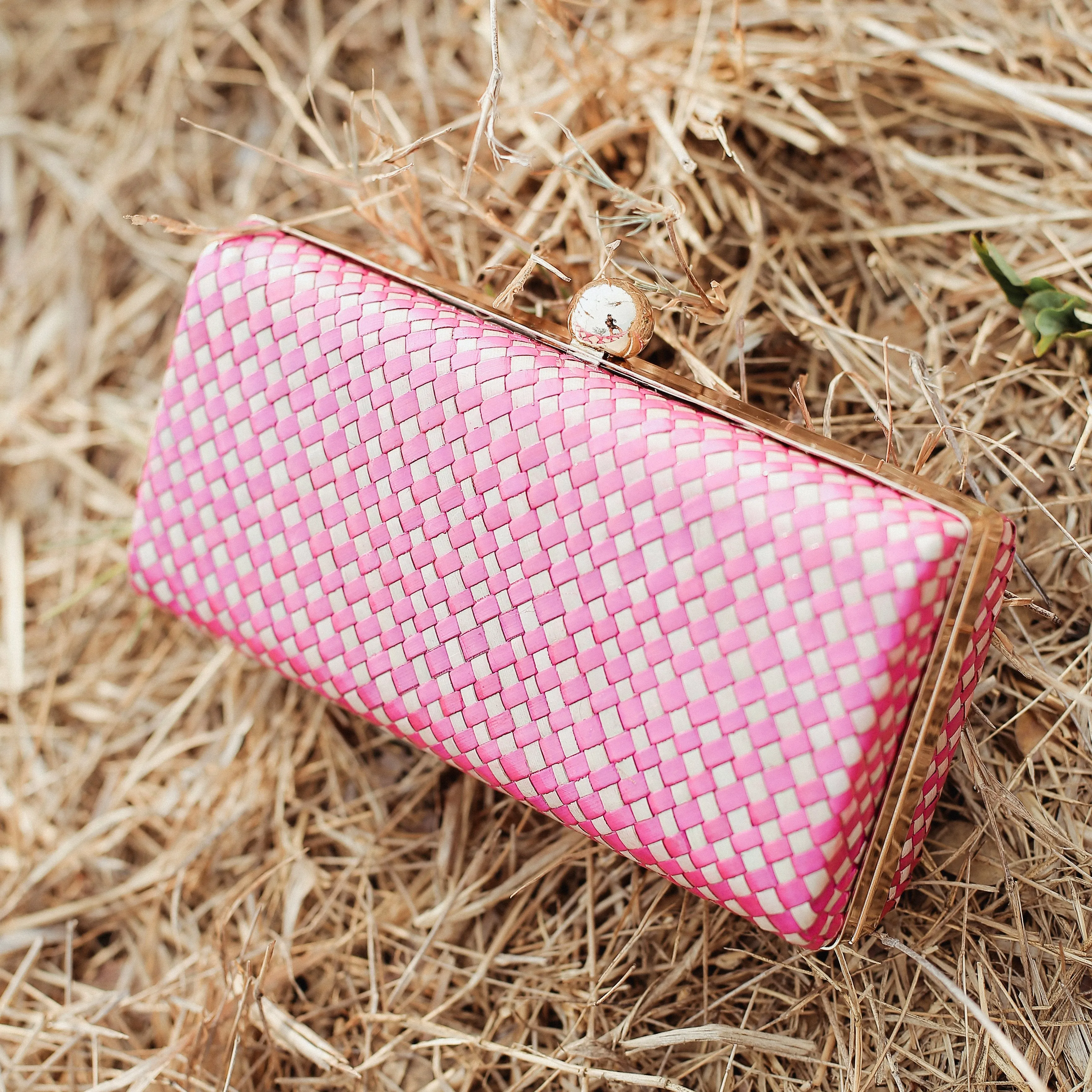Kotta Hati Handwoven Straw Clutch