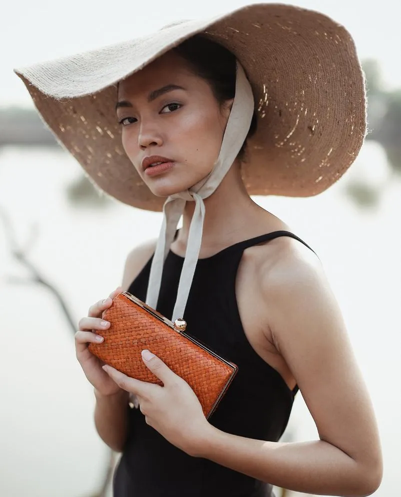 Kotta Karang Handwoven Straw Clutch