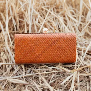 Kotta Karang Handwoven Straw Clutch