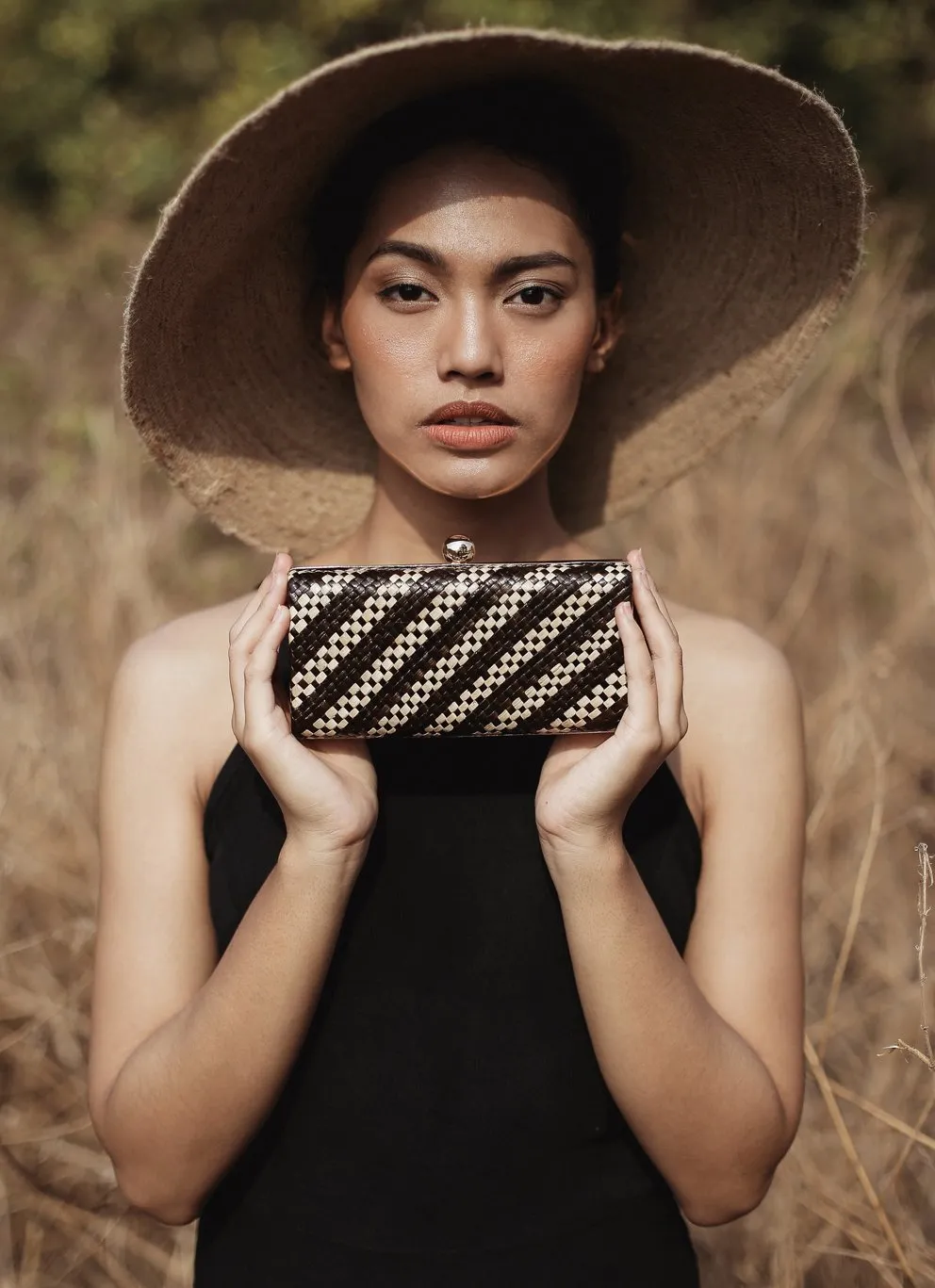 Kotta Pandawa Handwoven Straw Clutch