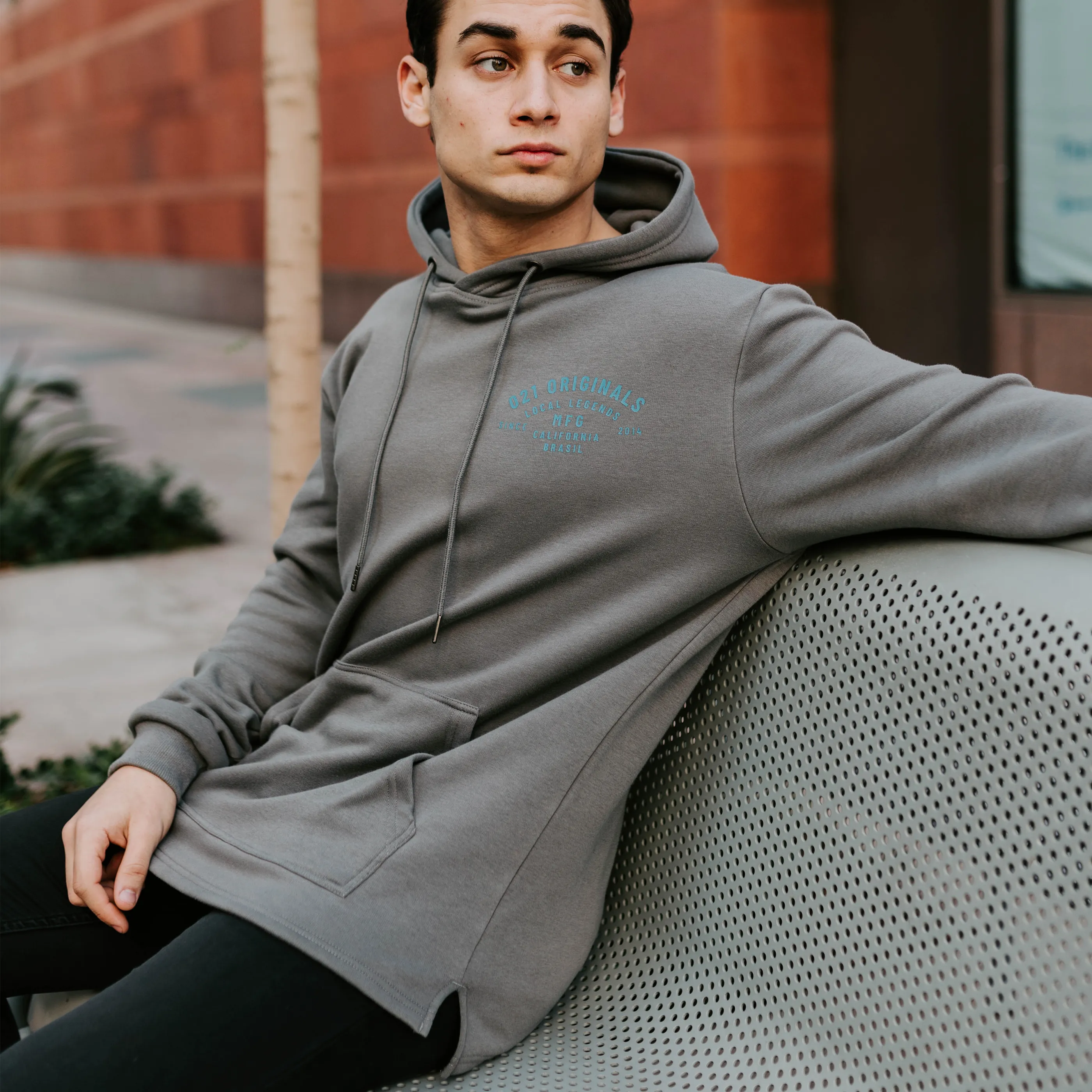 MFG SPLIT-HEM HOODIE - GRAPHITE