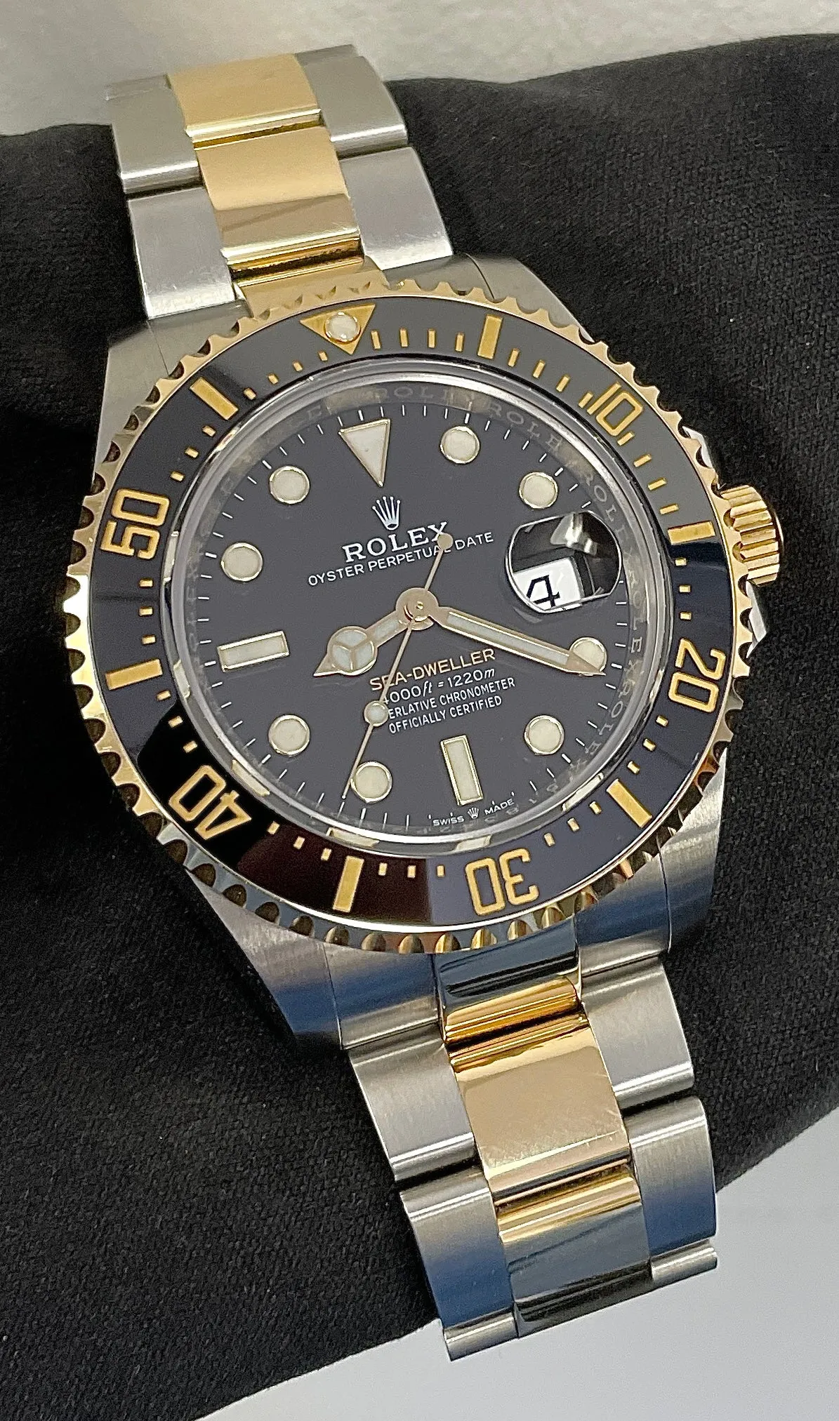 MINT 2019 Rolex Sea-Dweller Oyster Black Two/Tone Ceramic Steel 126603 B P Watch