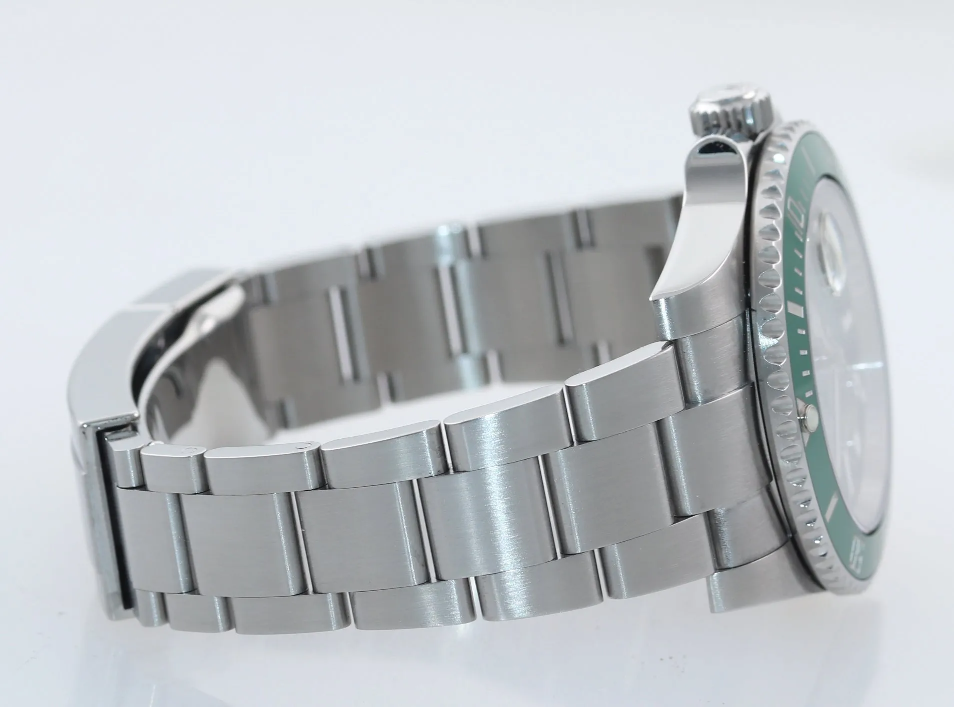 MINT 2019 Rolex Submariner Hulk 116610LV 40mm Green Ceramic Watch Box