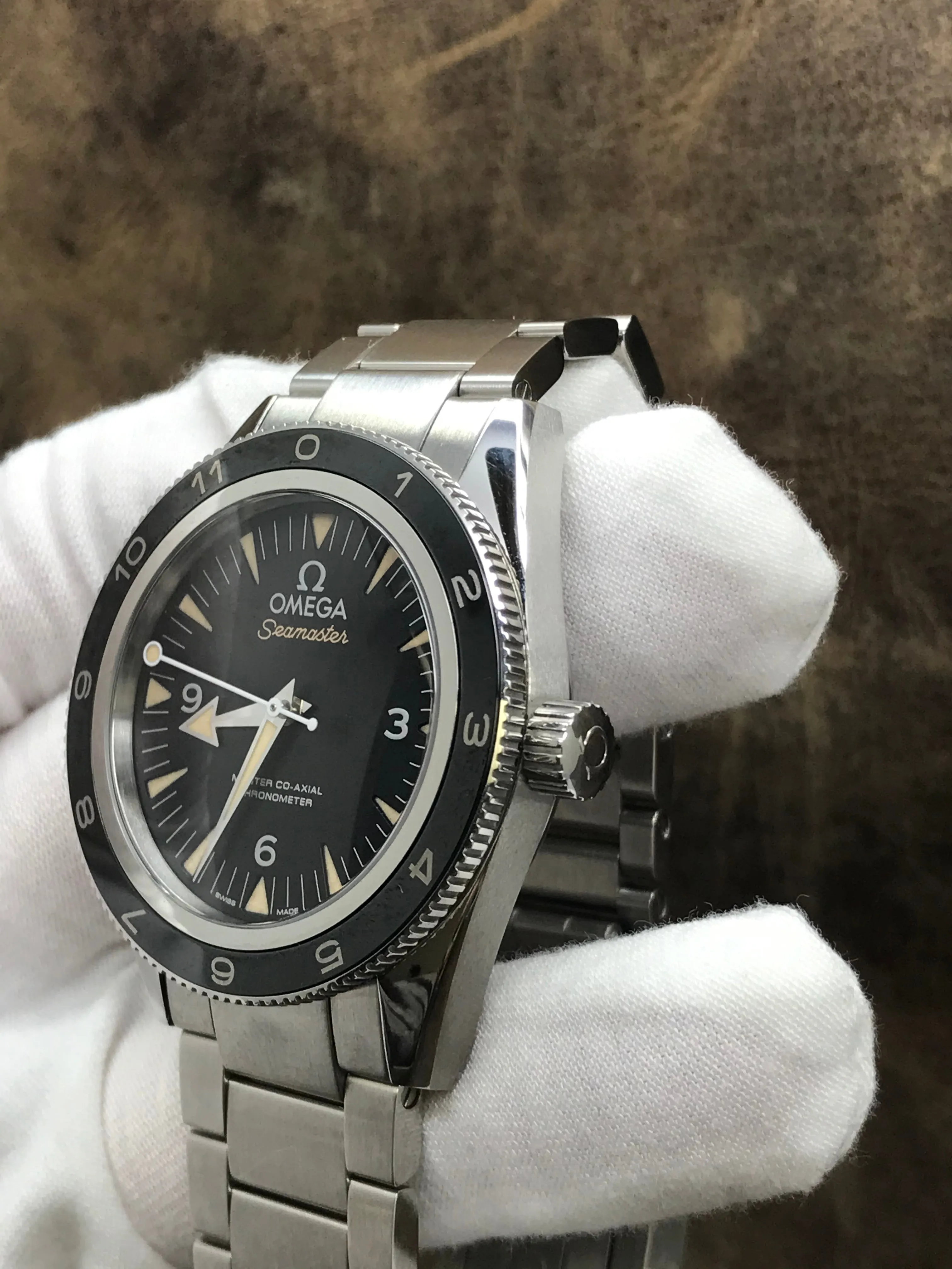 Omega Seamaster 300 L.E James Bond James Bond 007 Spectre 233.32.41.21.01.001 Black Dial Automatic  Men's Watch