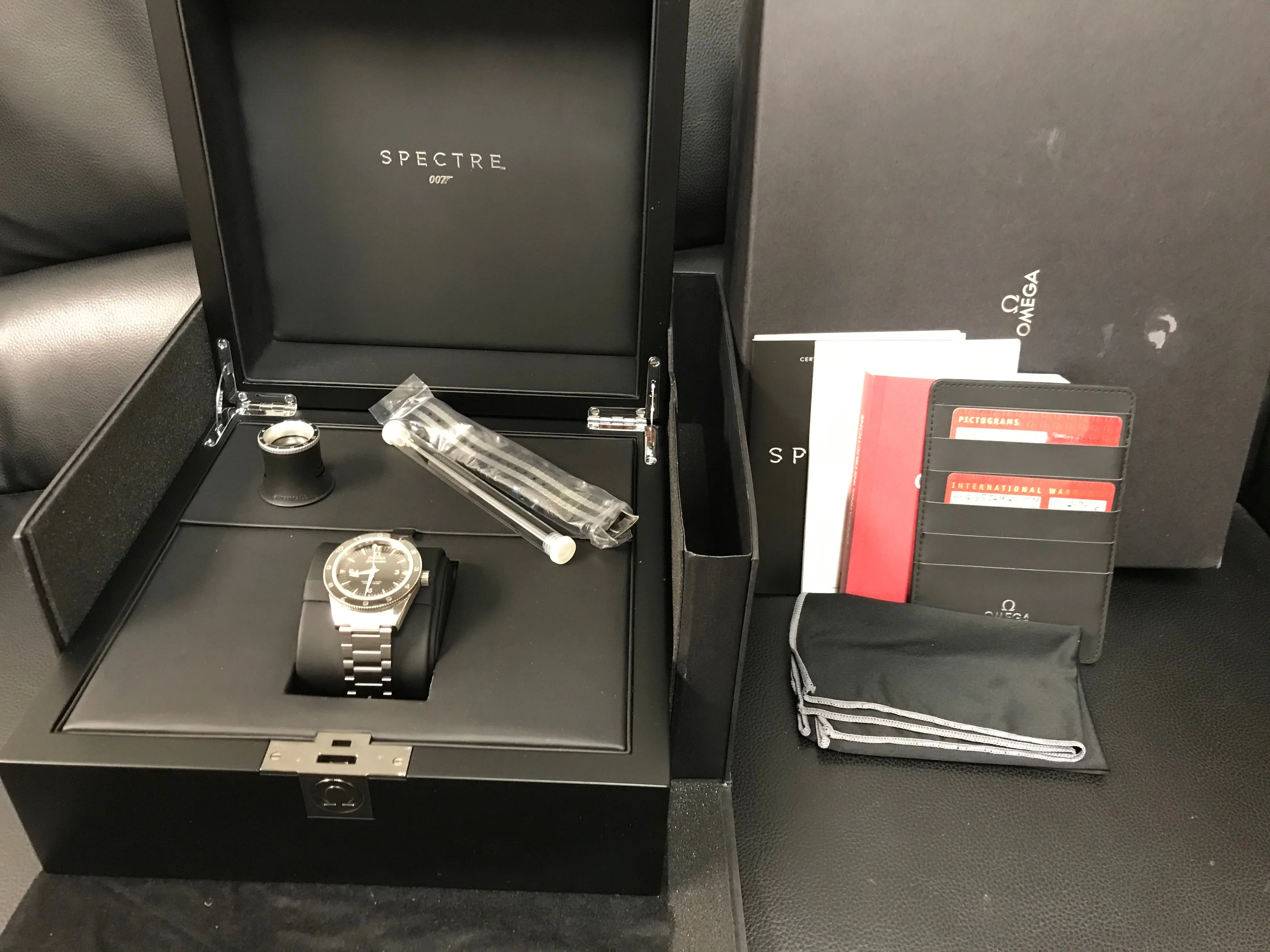 Omega Seamaster 300 L.E James Bond James Bond 007 Spectre 233.32.41.21.01.001 Black Dial Automatic  Men's Watch