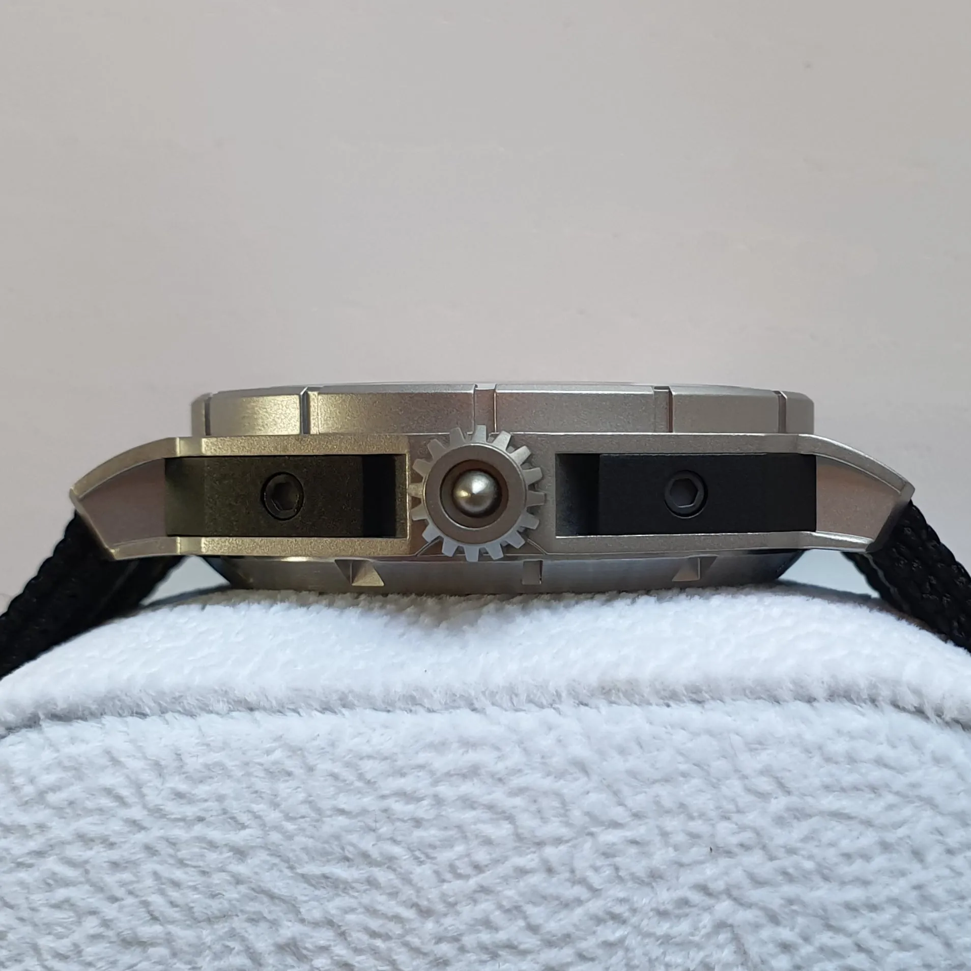 PITOT Watches: F-14 Tomcat Jolly Rogers inspired watch