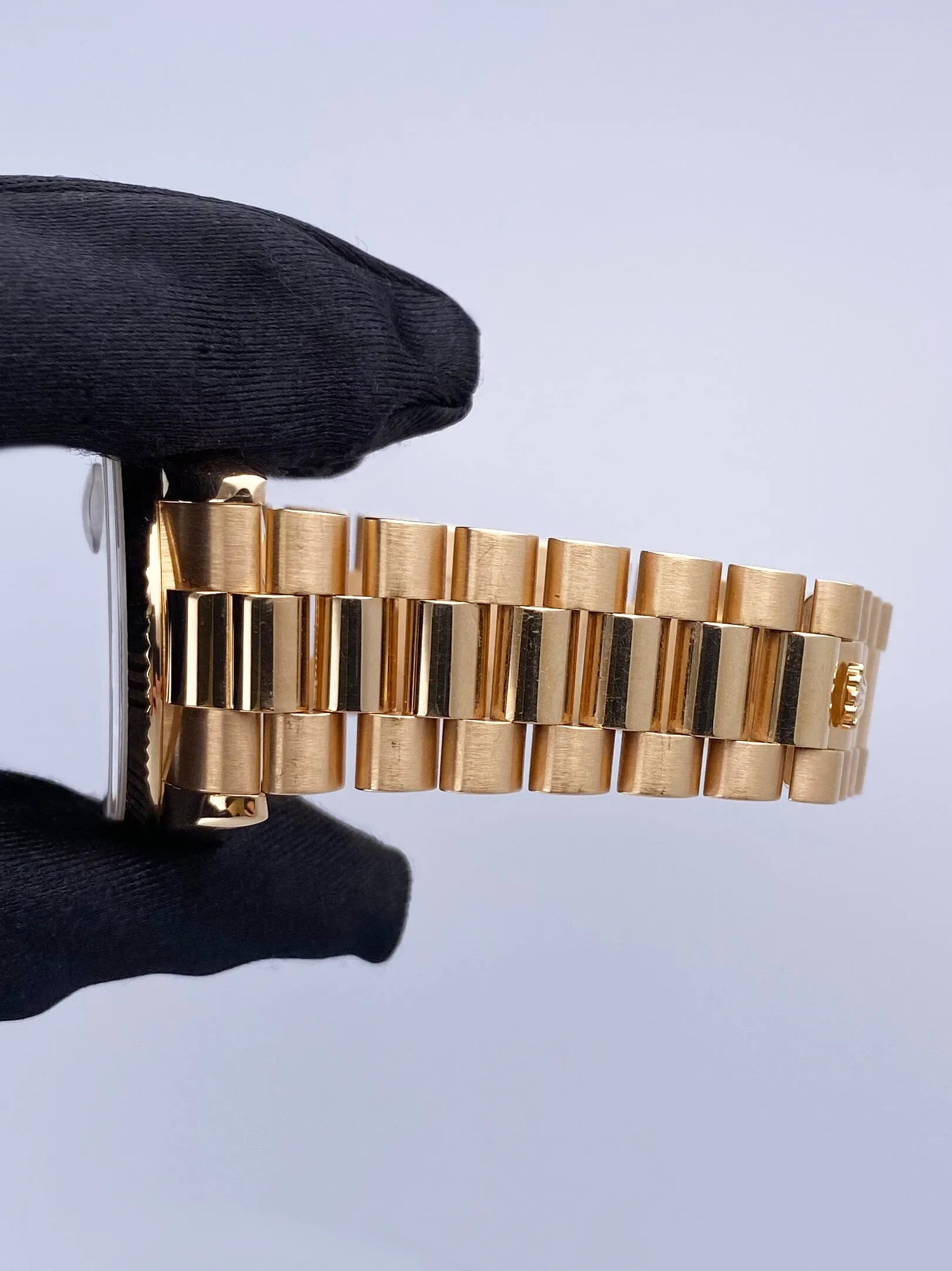 Rolex Day Date 118235 Pink Dial 18k Rose Gold Mens Watch