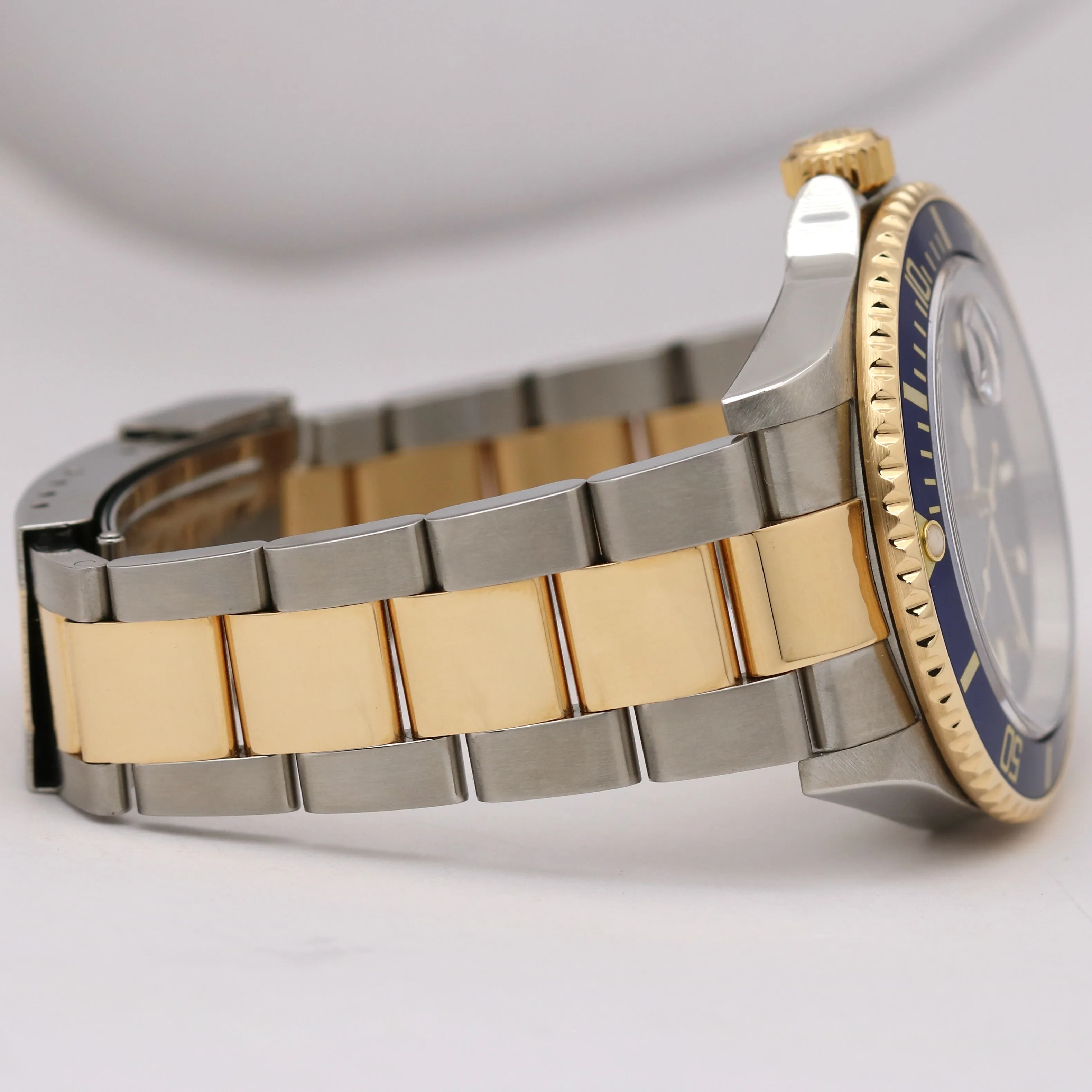 Rolex Submariner Date Two-Tone Gold Blue NO HOLES 40mm PAPERS Watch 16613 B P