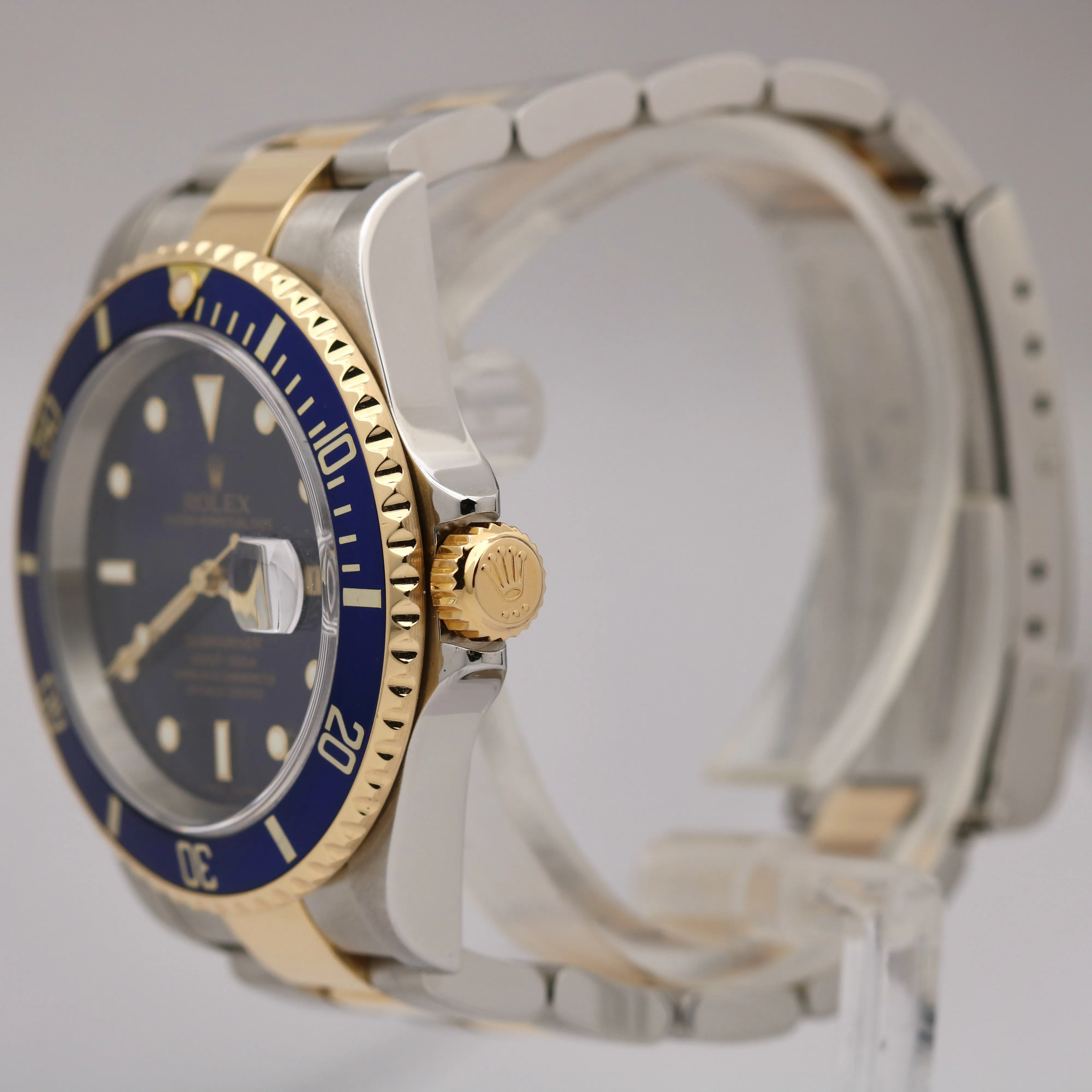 Rolex Submariner Date Two-Tone Gold Blue NO HOLES 40mm PAPERS Watch 16613 B P