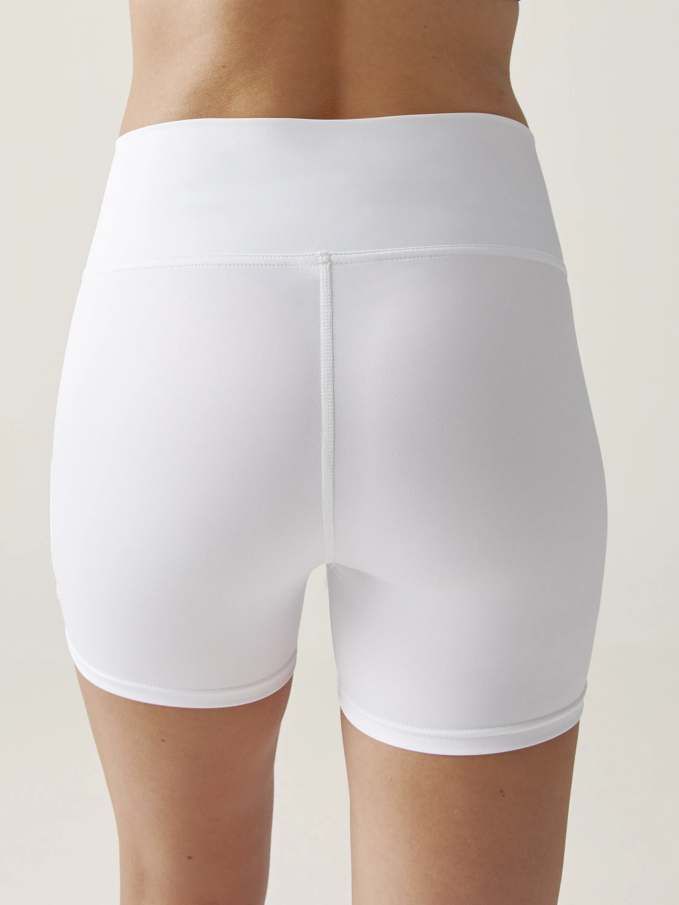 Short Laver White