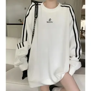 Streetwise Style: Loose Sweatshirt - Long Sleeve Hip Hop Fashion for Women