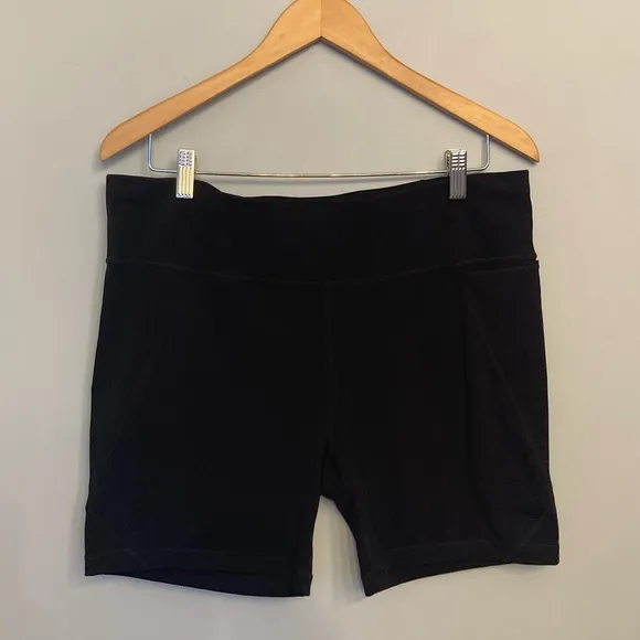 Sweaty Betty Power 6&quot; Biker Shorts in Black