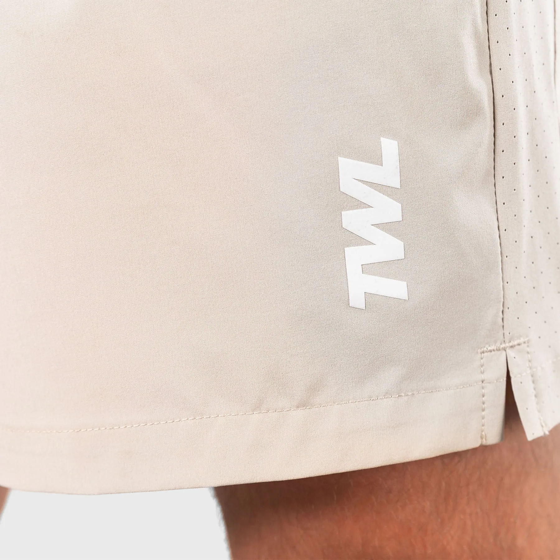 TWL - MEN'S REP SHORTS - LINEN/WHITE