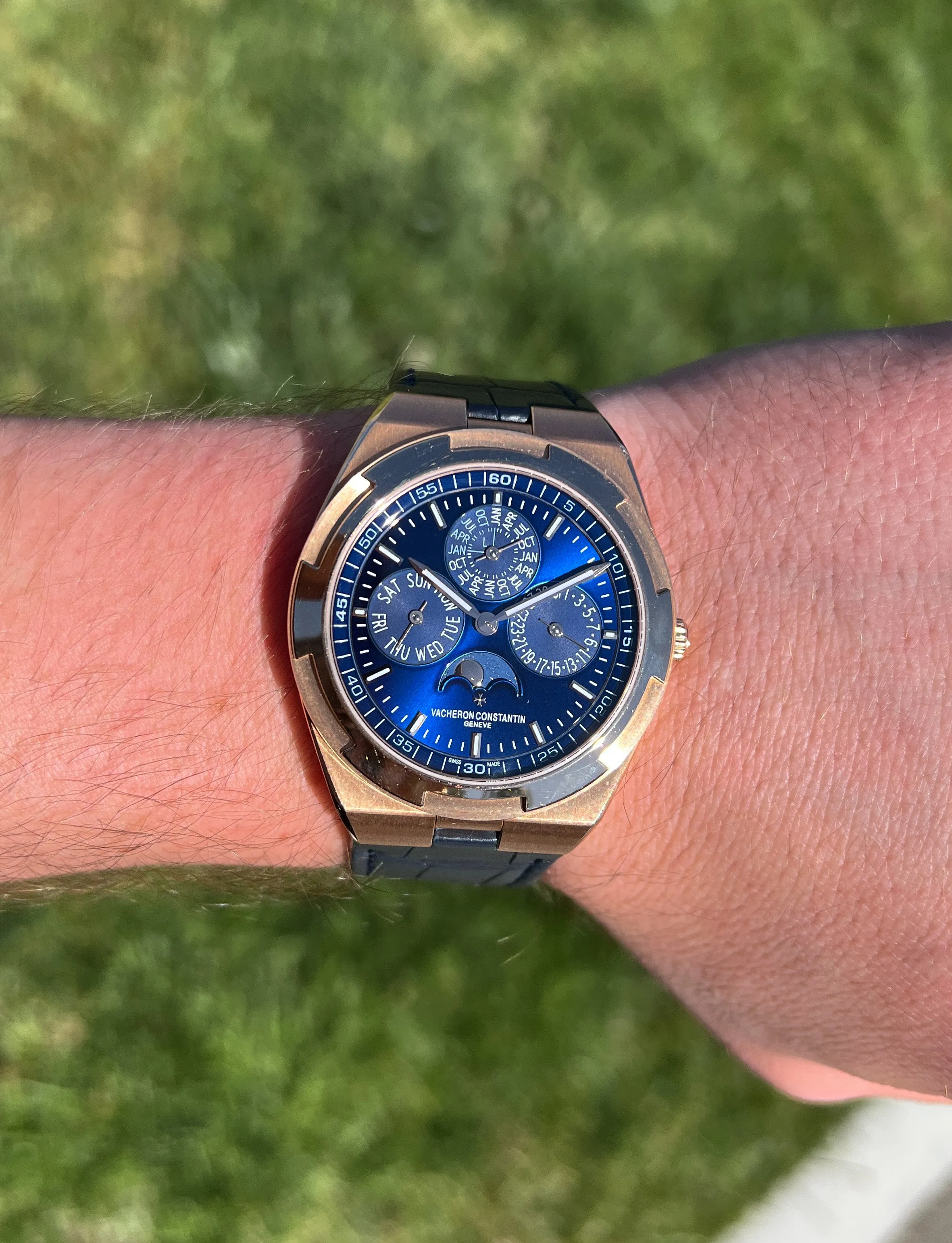 Vacheron Constantin Men's Perpetual Calendar Ultra Thin Pink Gold 41.5mm Blue Perpetual Calendar Dial Watch Reference #: 4300V/000R-B509