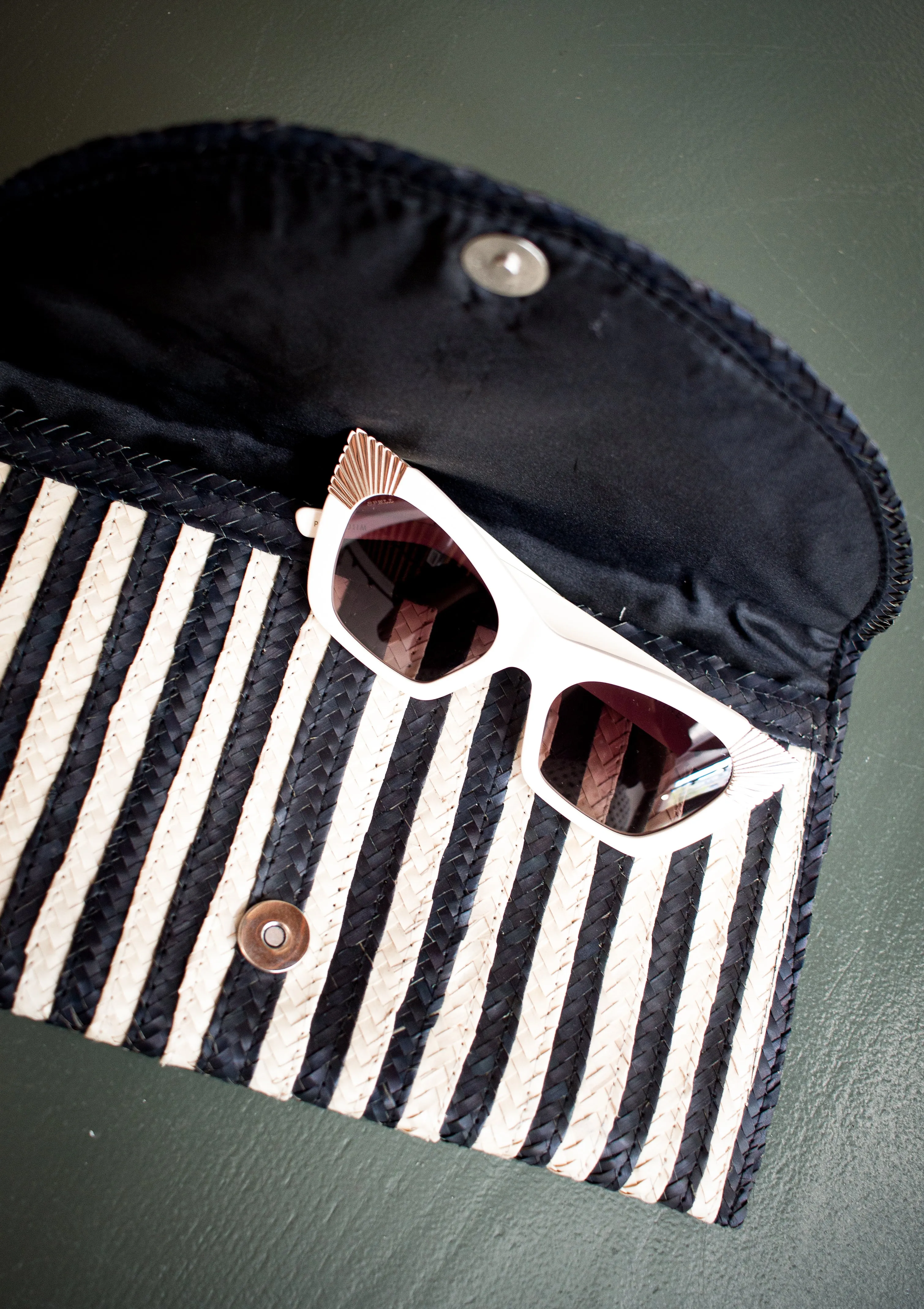 Weaved Straw Clutches