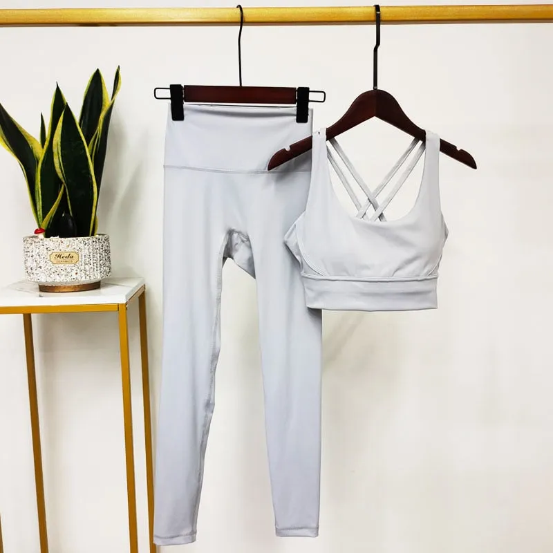 Yoga Sleeveless Gym Suit Set with Breathable Quick Dry Material for Women